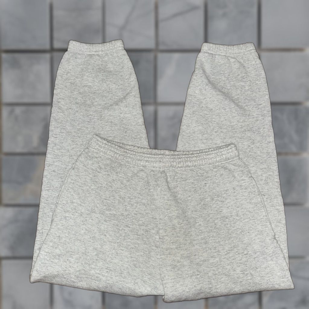 Vintage VINTAGE Discus Athletic Sweatpants Men Small 30x28 Gray Drawstring Pockets Activewear Athletic Size US 29 - 1 Thumbnail