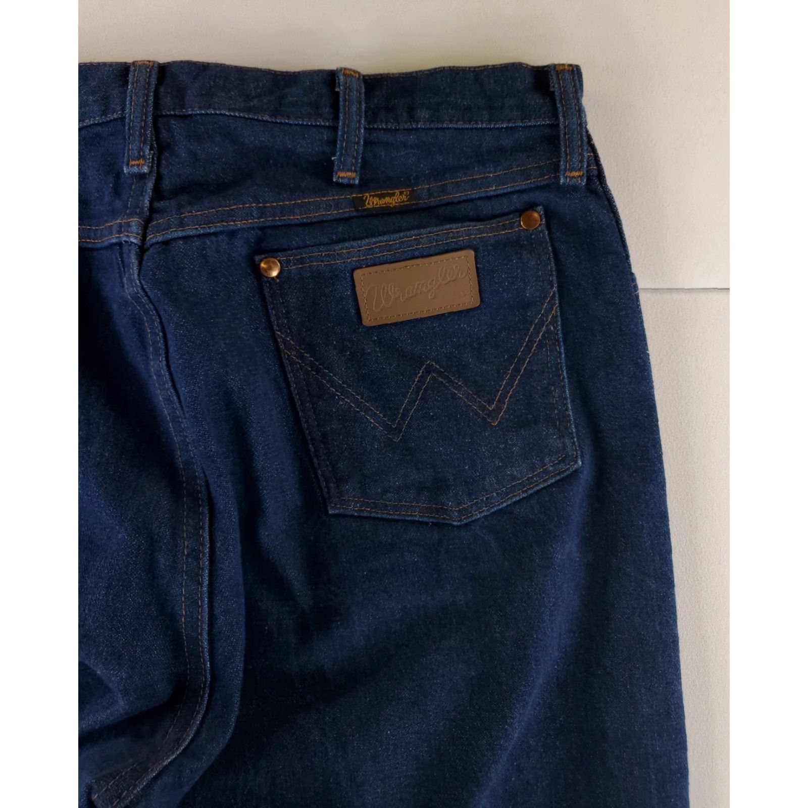 Wrangler VINTAGE Wrangler 13MWZ Jeans Blue Mens 36x38 Inseam 38 Straight Made USA 90s 35x38 Actual Product Size US 35 - 3 Thumbnail