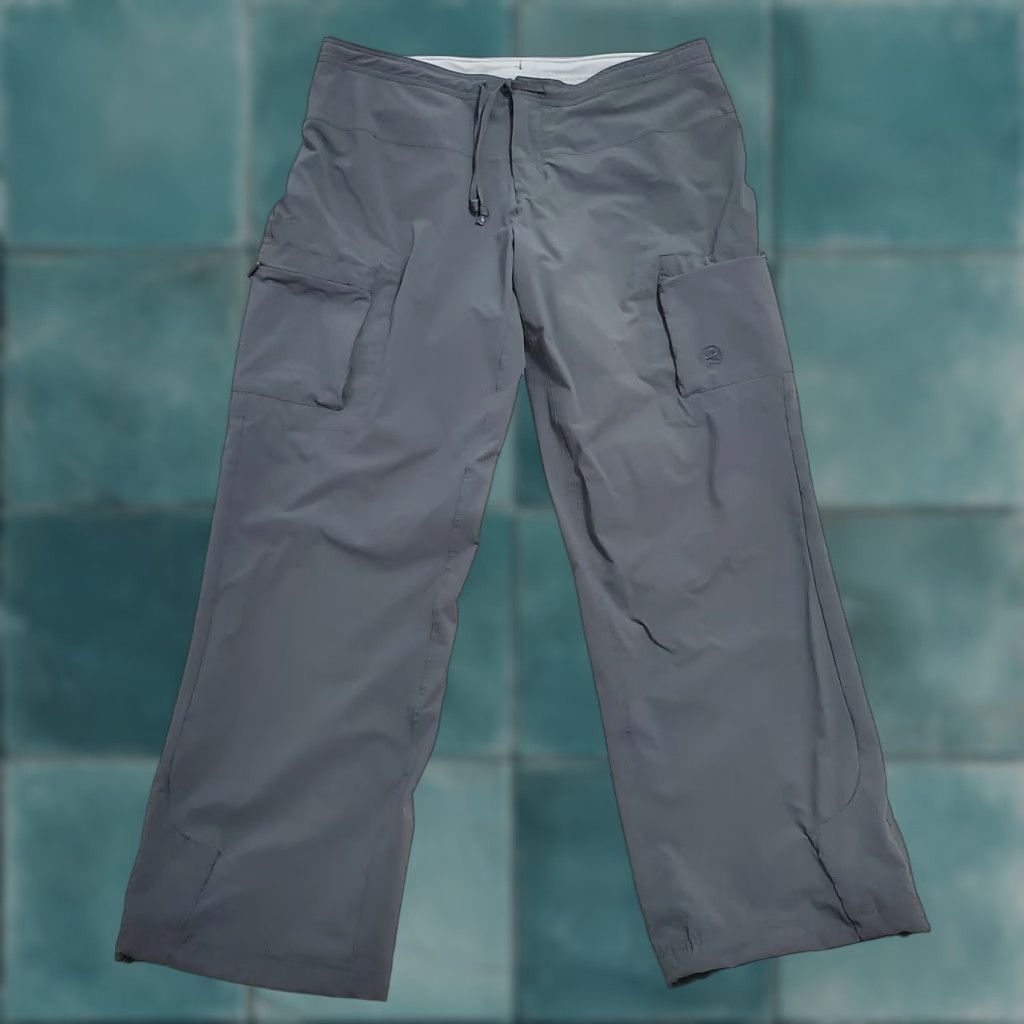 Mountain Hardwear VINTAGE Mountain Hardwear Pants Women 12 Short Gray Yuma Cargo Nylon Stretch Outdoor Size 34" / US 12 / IT 48 - 1 Thumbnail