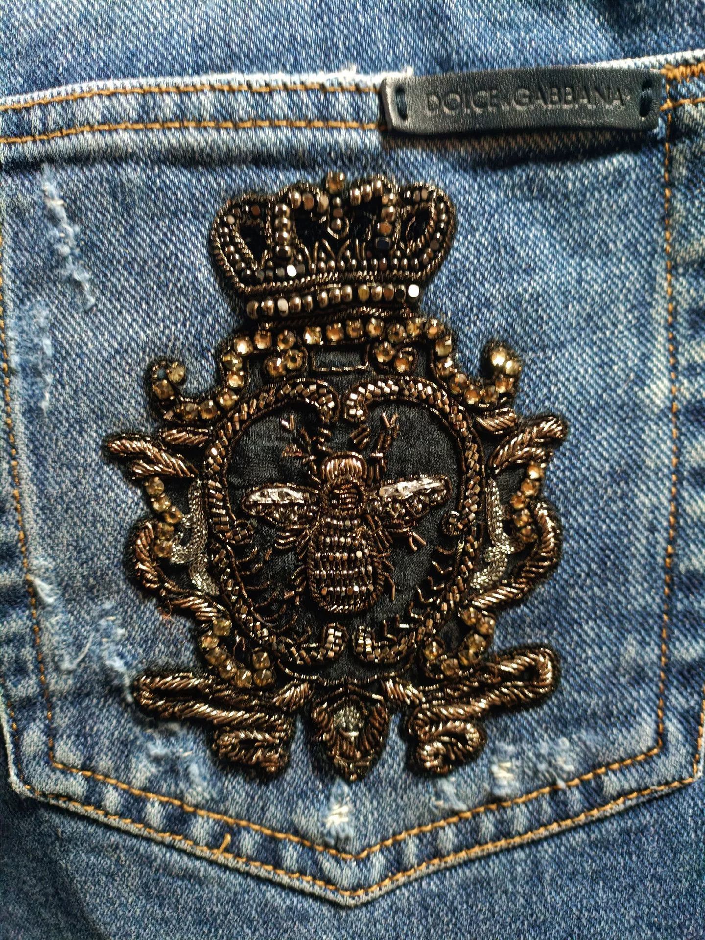 Dolce & Gabbana Dolce & Gabbana Sacred Heart Crown Bee Jeans Size US 36 / EU 52 - 1 Thumbnail