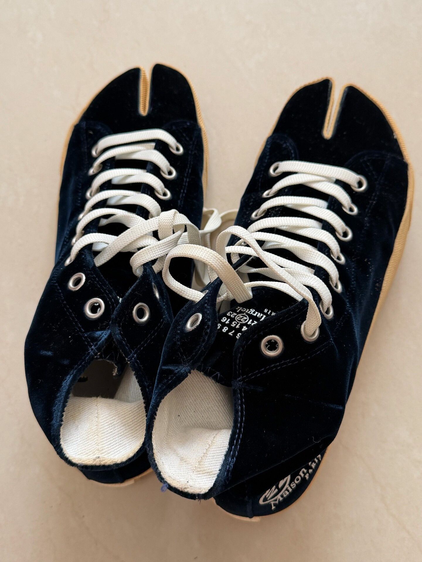 Maison Margiela Maison Margiela Tabi Blue Velvet Shoes Size US 9 / EU 42 - 2 Thumbnail