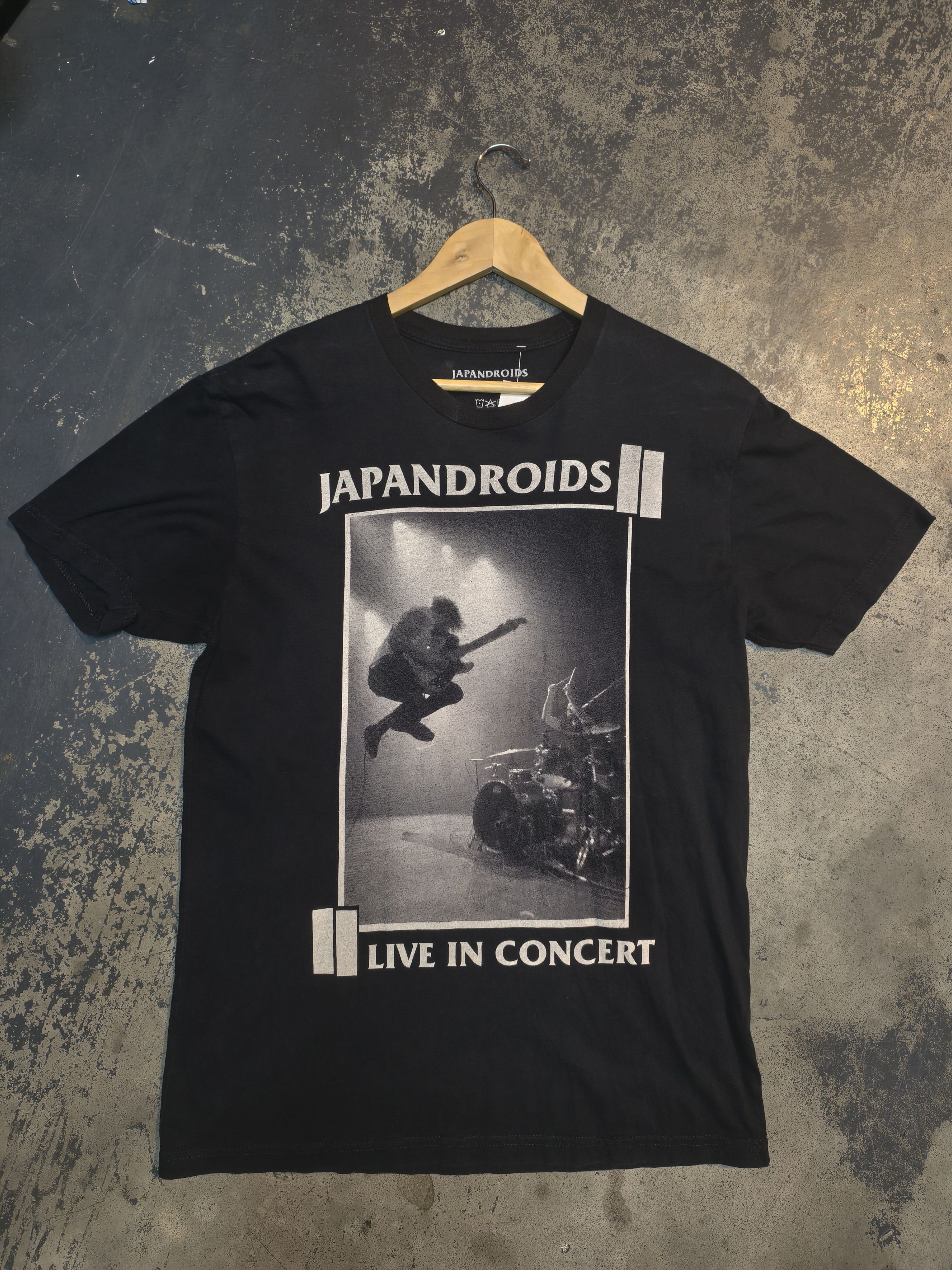 Band Tees Japandroids live in concert north america 2017 Size US M / EU 48-50 / 2 - 1 Thumbnail