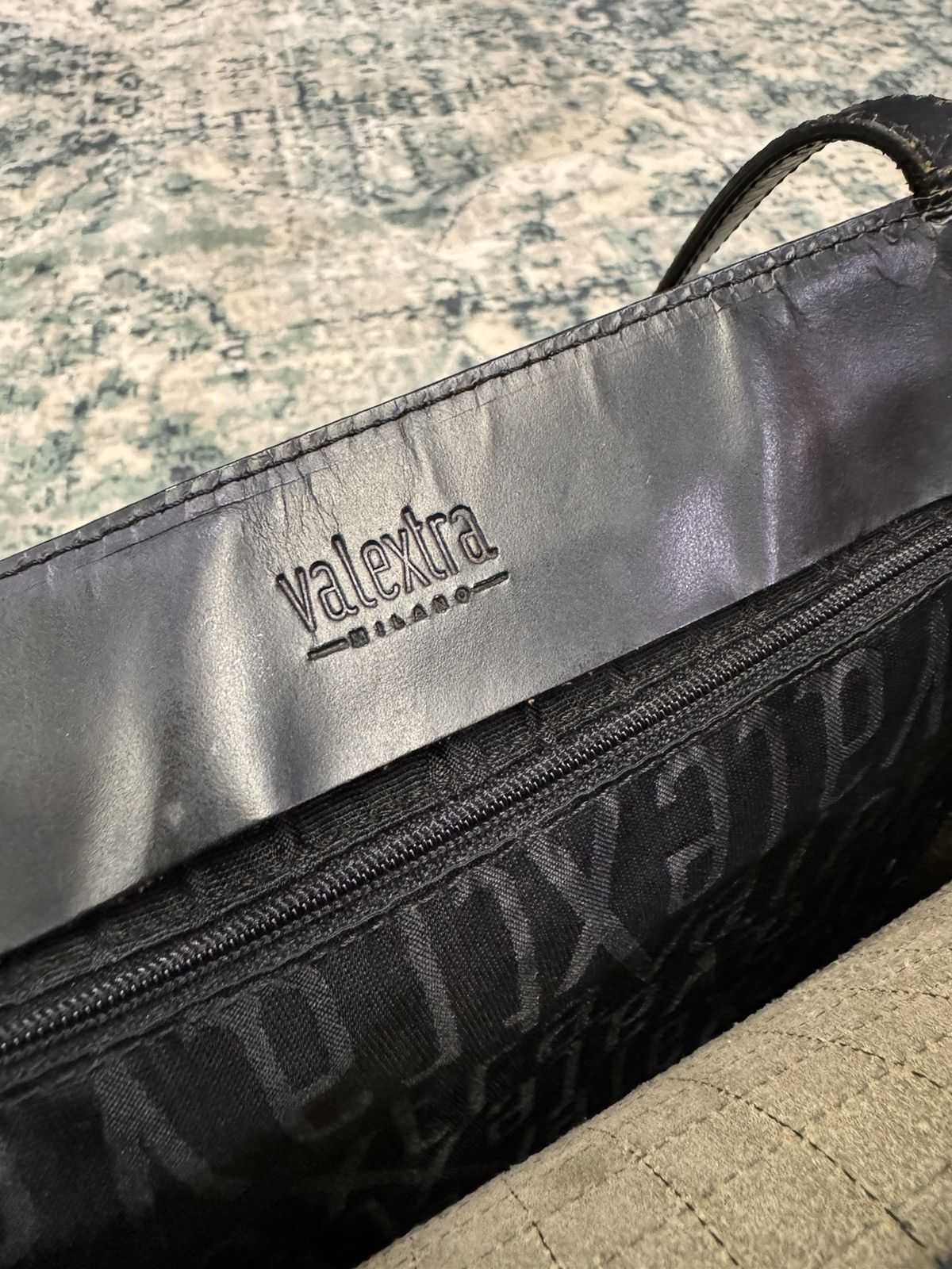 Valextra VALEXTRA MILANO BUG SPELLOUT LEATHER TOTE BAG Size ONE SIZE - 7 Thumbnail
