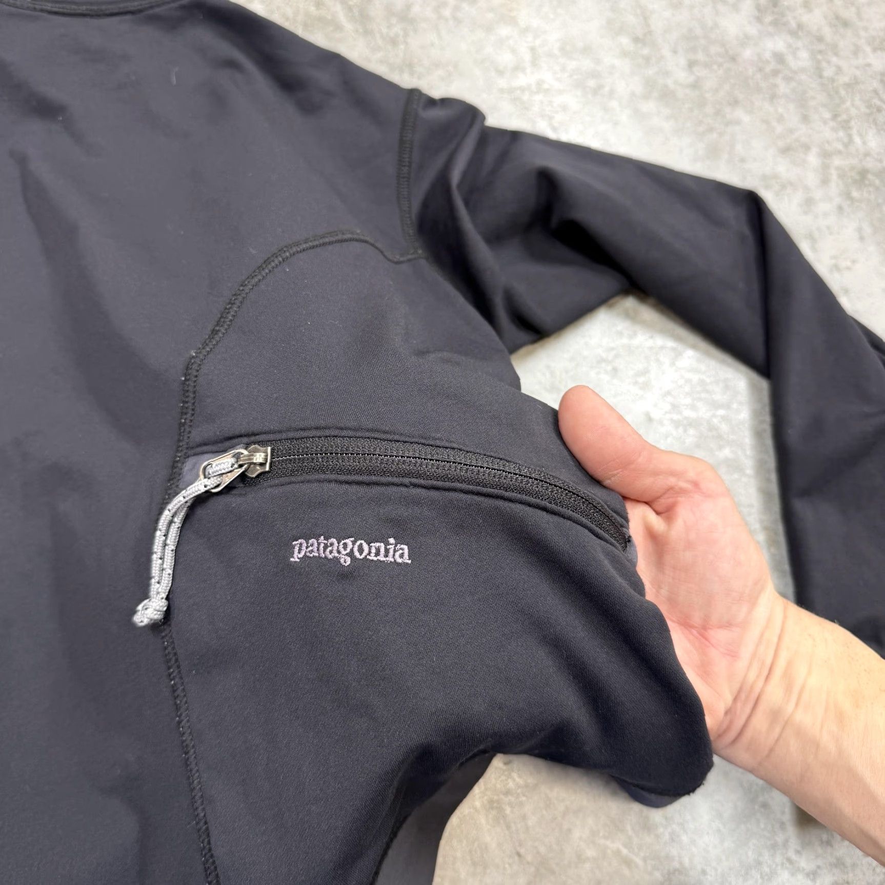Patagonia Patagonia Jacket Womens Small Black Gray Full Zip Athletic Thumb Holes Made USA Size S / US 4 / IT 40 - 4 Thumbnail
