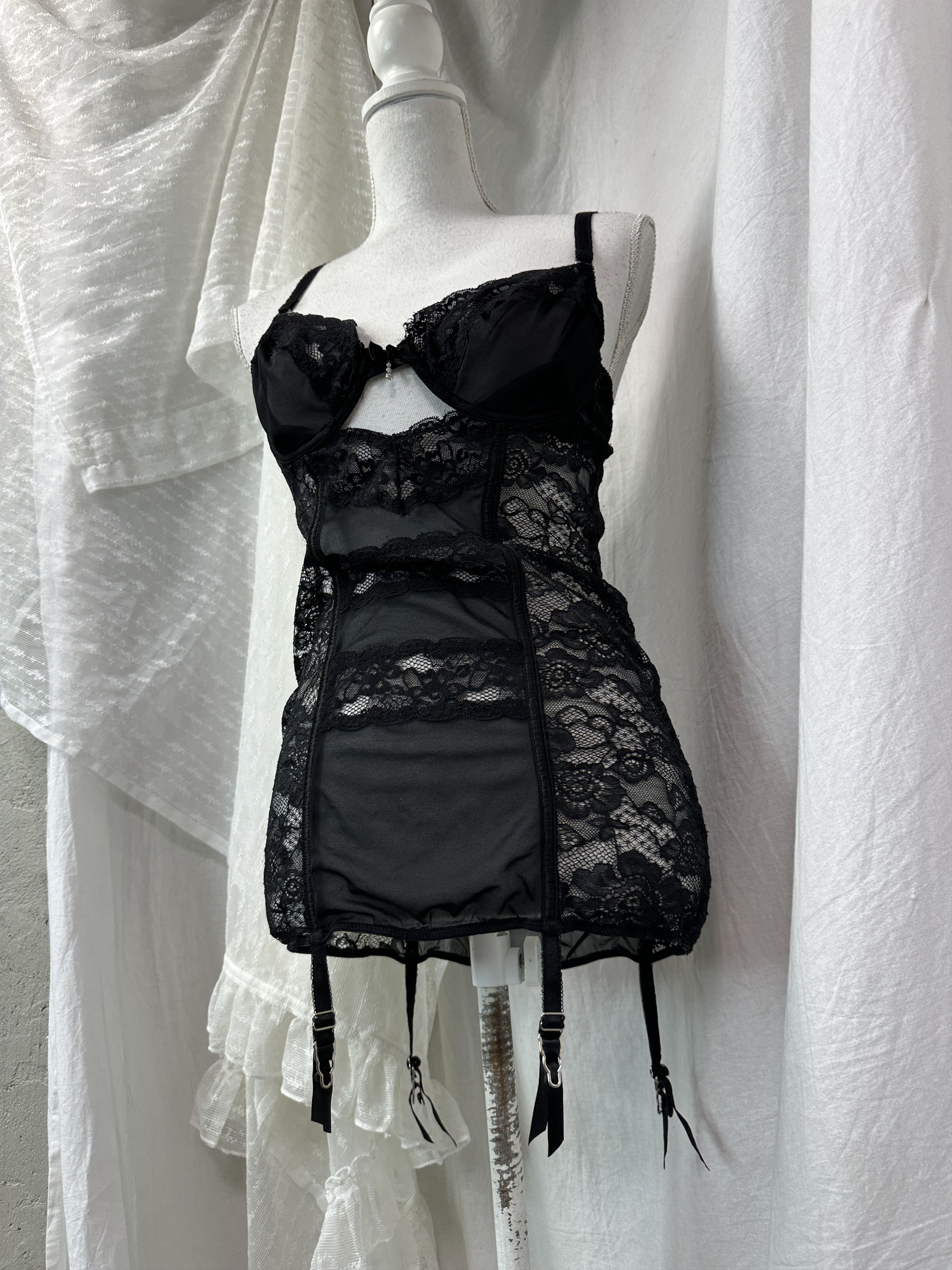 Vintage Vintage Lace Coquette Nightwear Top Y2K Size ONE SIZE - 1 Thumbnail