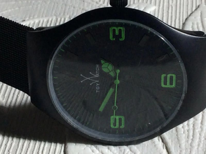 Designer ToyWatch black dial mesh black bracelet watch Size ONE SIZE - 10 Thumbnail
