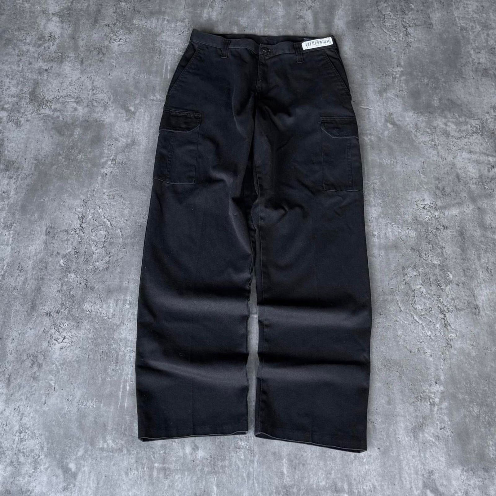 Cintas × Japanese Brand × Vintage Vintage Y2K Carhartt Style Tonal Black Technical Cargo Pants Size US 31 - 1 Thumbnail