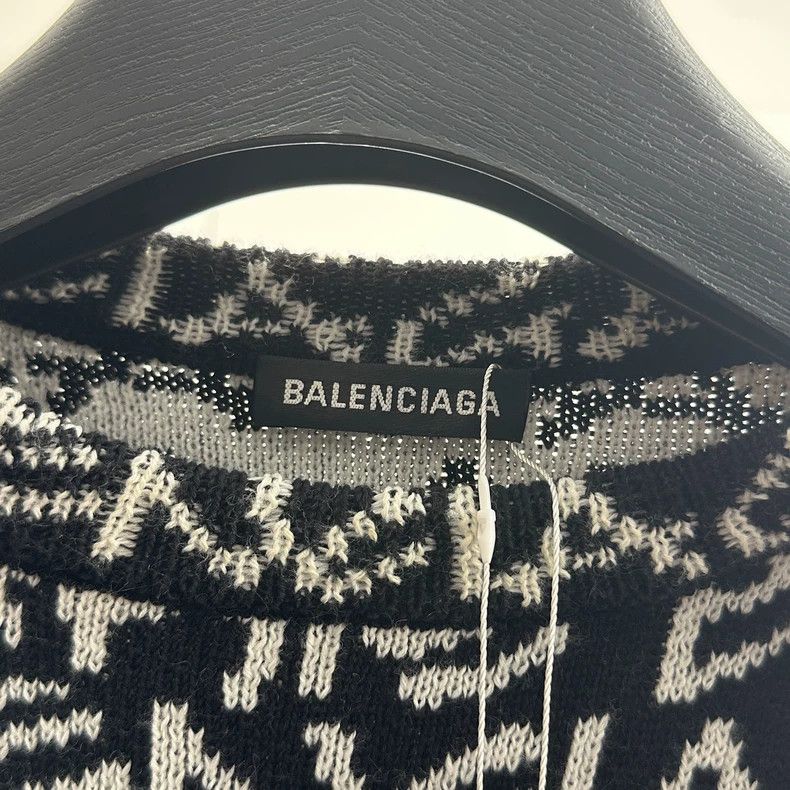 Balenciaga Balenciaga Monogrammed sweater 2502-Nextarrow Size US S / EU 44-46 / 1 - 3 Thumbnail