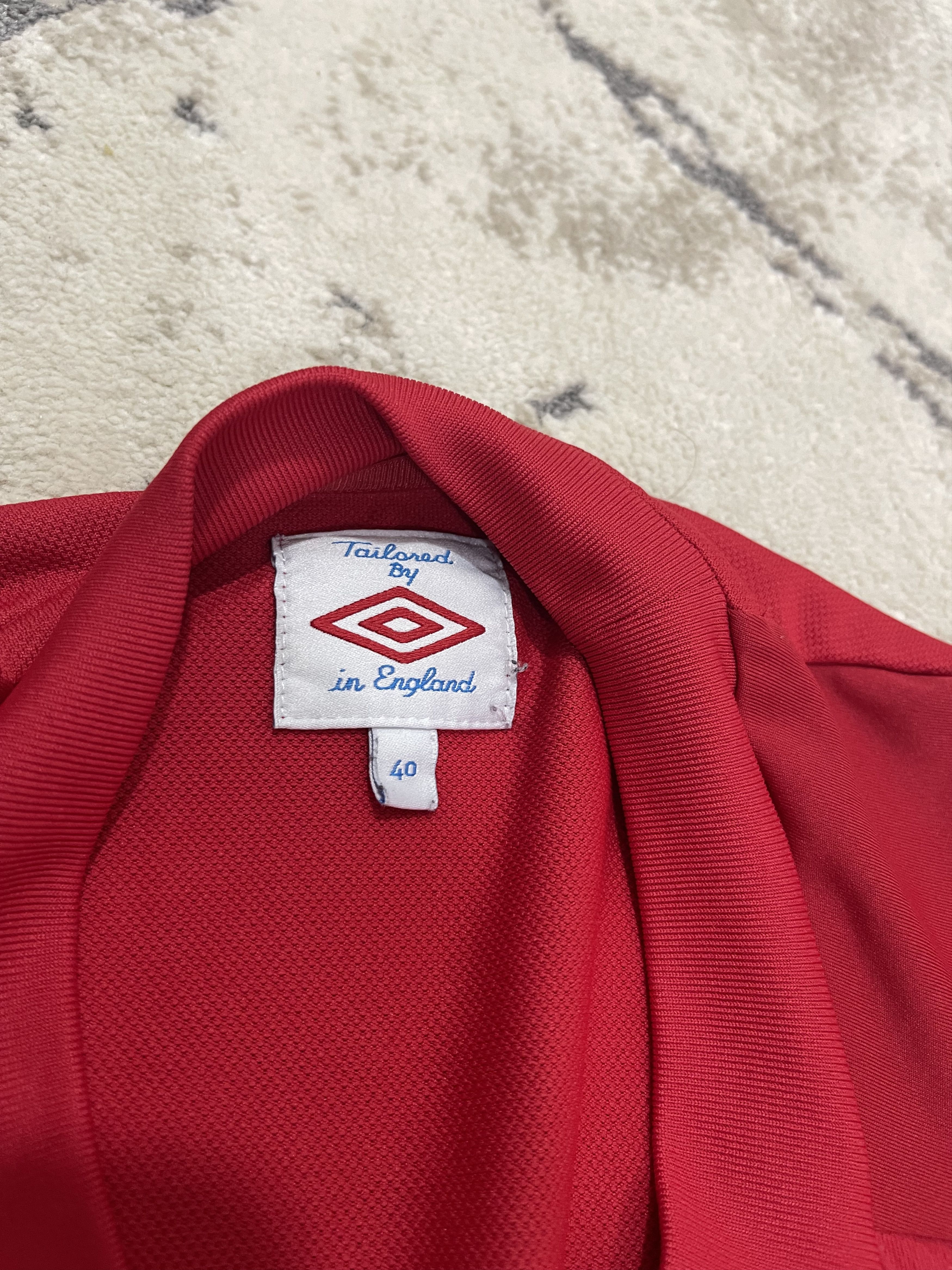 Umbro England Umbro Red Away Jersey Size 40 (M) Size US M / EU 48-50 / 2 - 11 Thumbnail