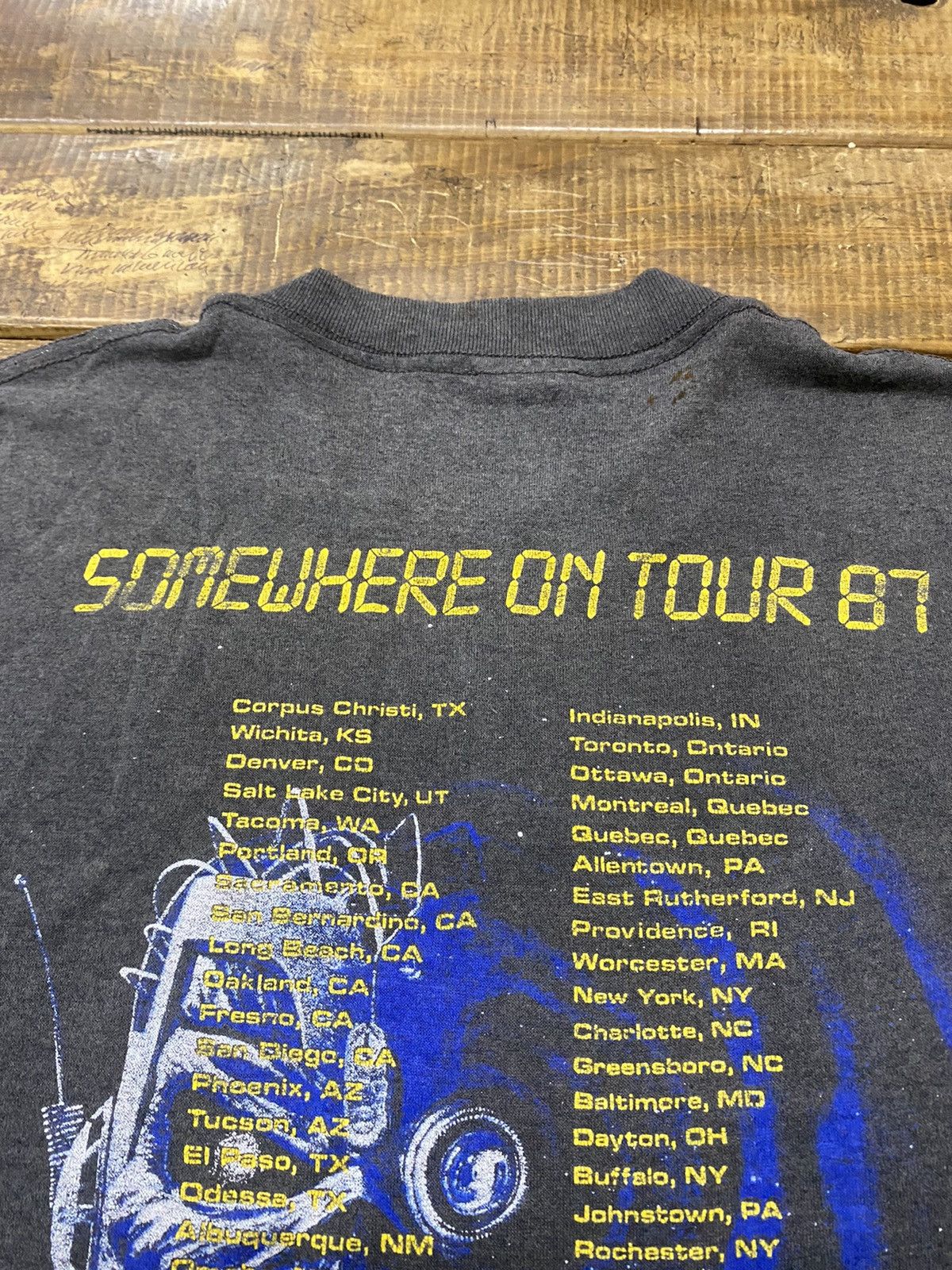 Band Tees × Iron Maiden × Vintage Vintage Iron Maiden Somewhere on Tour 1986-1987 Usa Size US L / EU 52-54 / 3 - 17 Thumbnail
