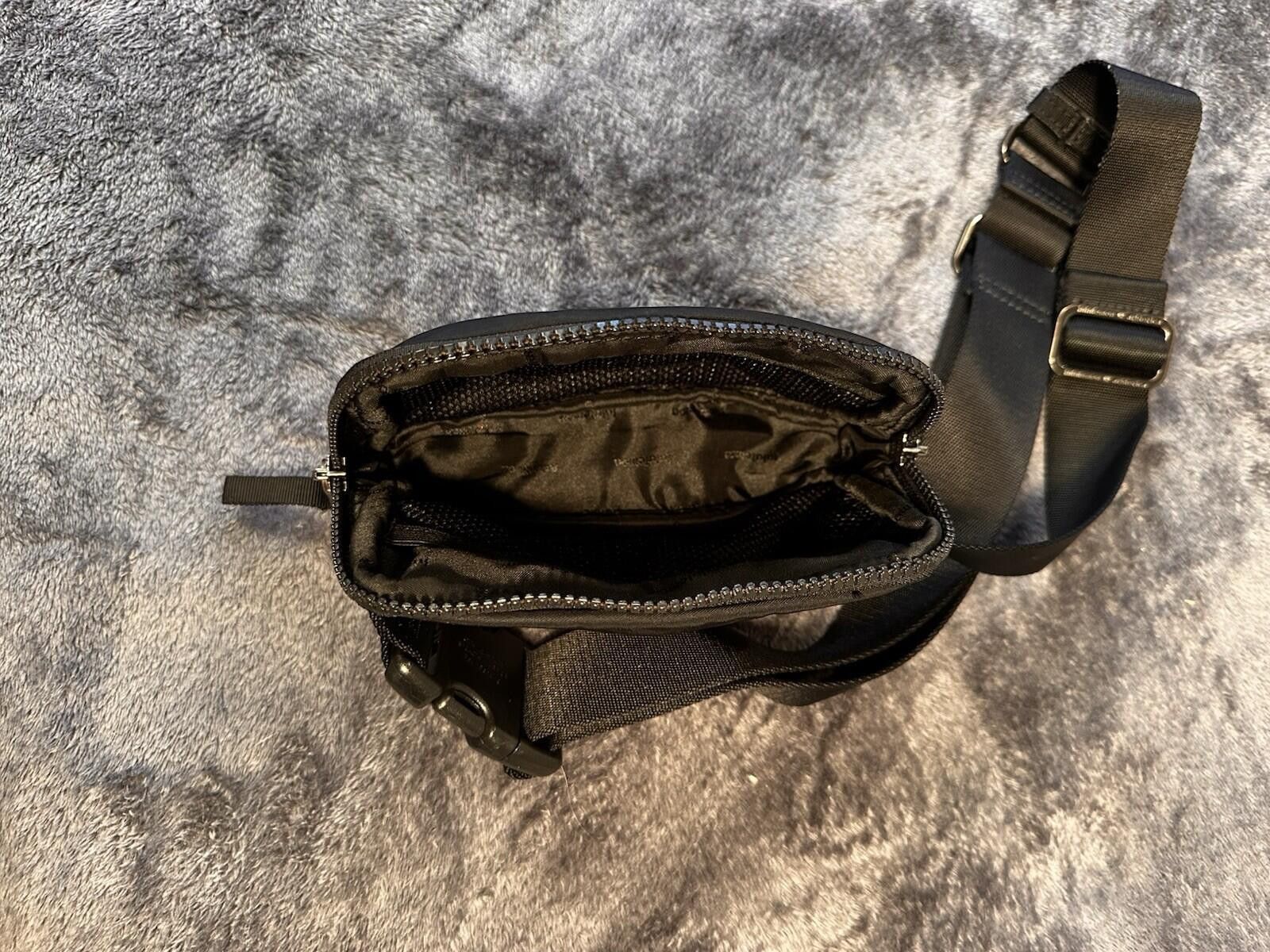 Lululemon Lululemon Belt Bag, Adjustable Strap, Zip & Buckle Closure Size ONE SIZE - 3 Thumbnail
