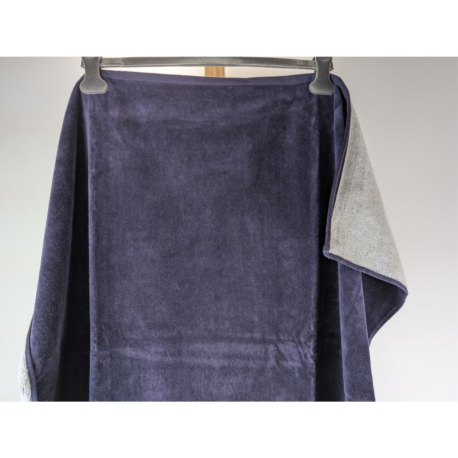 Amiri o1rshd1 Size: OS / Q:5 / Small Logo Towel in Dark Navy Size ONE SIZE - 4 Thumbnail