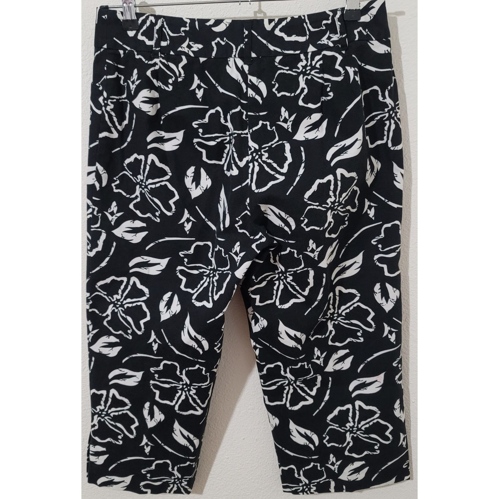 Other Charter Club Black Floral Allison Fit Pedal Pushers Capris 8 Size 30" / US 8 / IT 44 - 3 Thumbnail