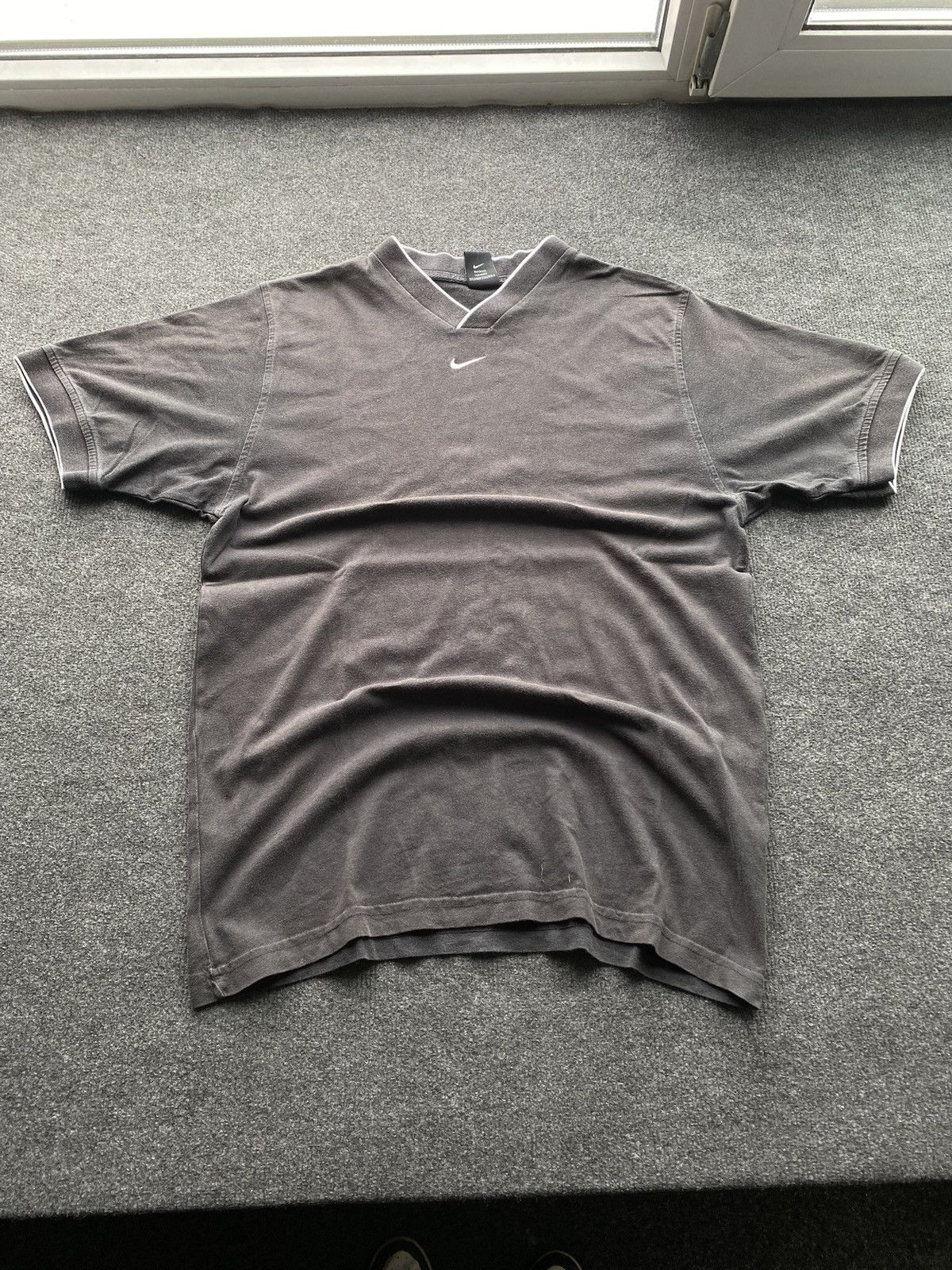 Nike 🔥Nike Vntg Centre Swoosh faded washed tee m Size US M / EU 48-50 / 2 - 1 Thumbnail
