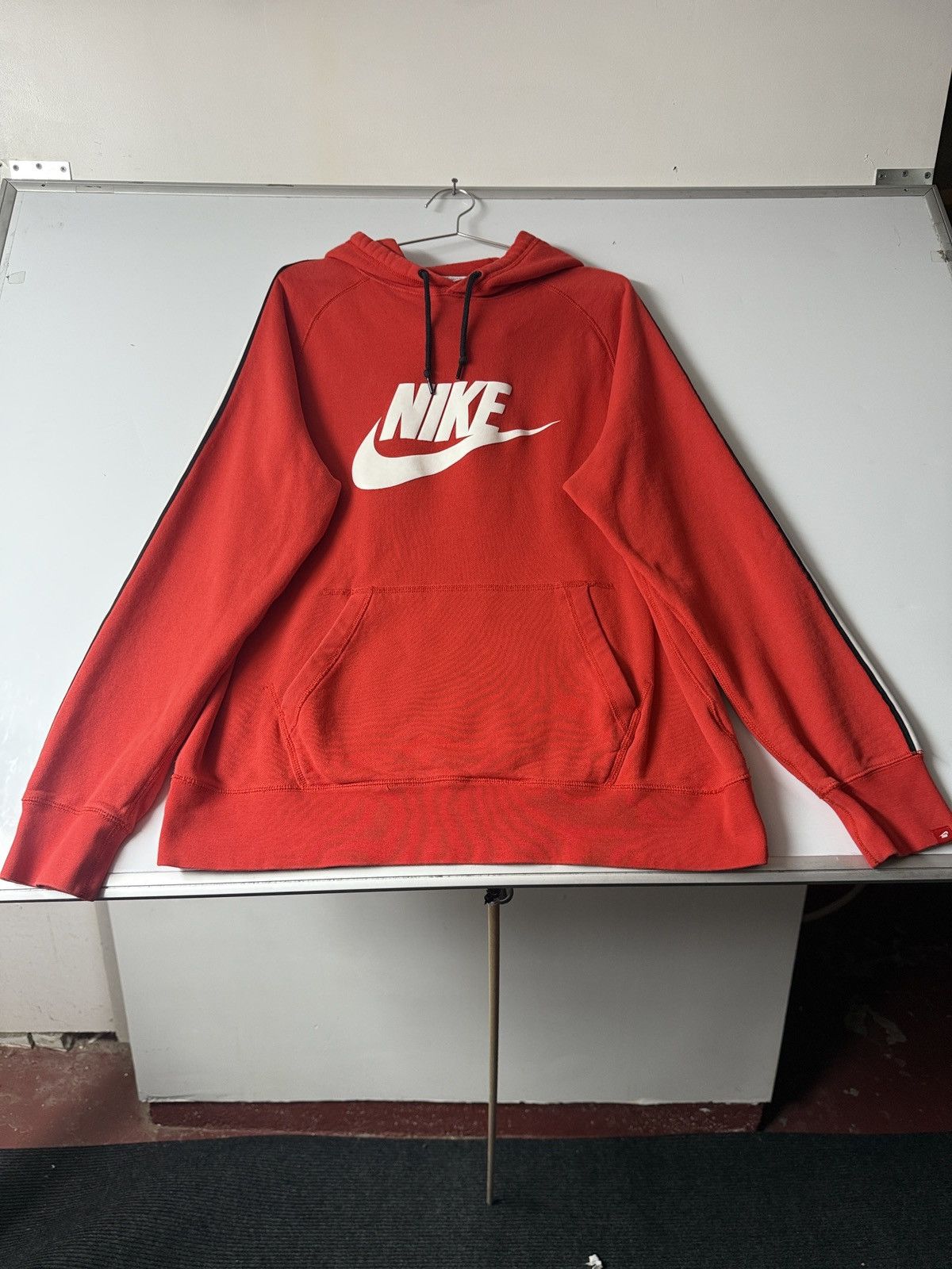Nike Nike Men's Red Hoodie with white Logo Size US XL / EU 56 / 4 - 8 Thumbnail