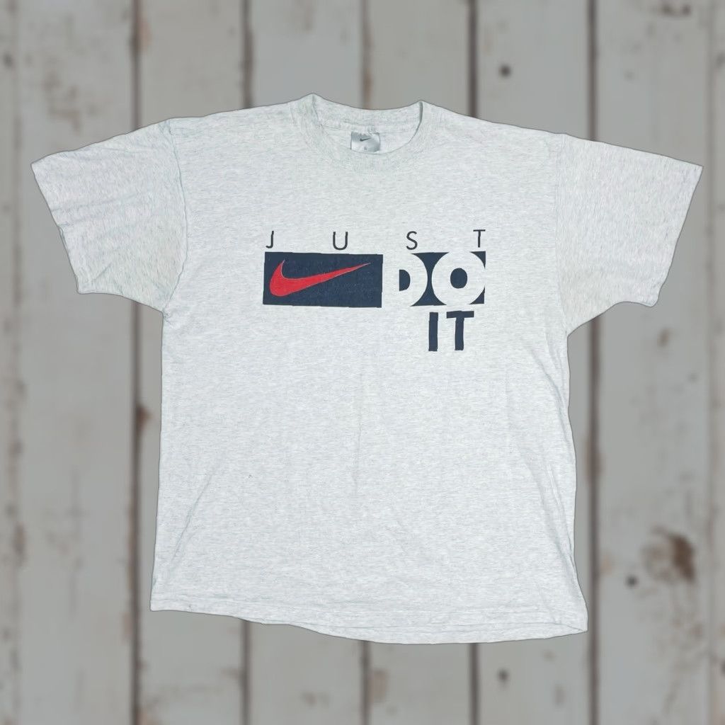 Nike VINTAGE Nike Just Do It Mens T-Shirt XL Gray 90s Shirt Size US XL / EU 56 / 4 - 1 Thumbnail
