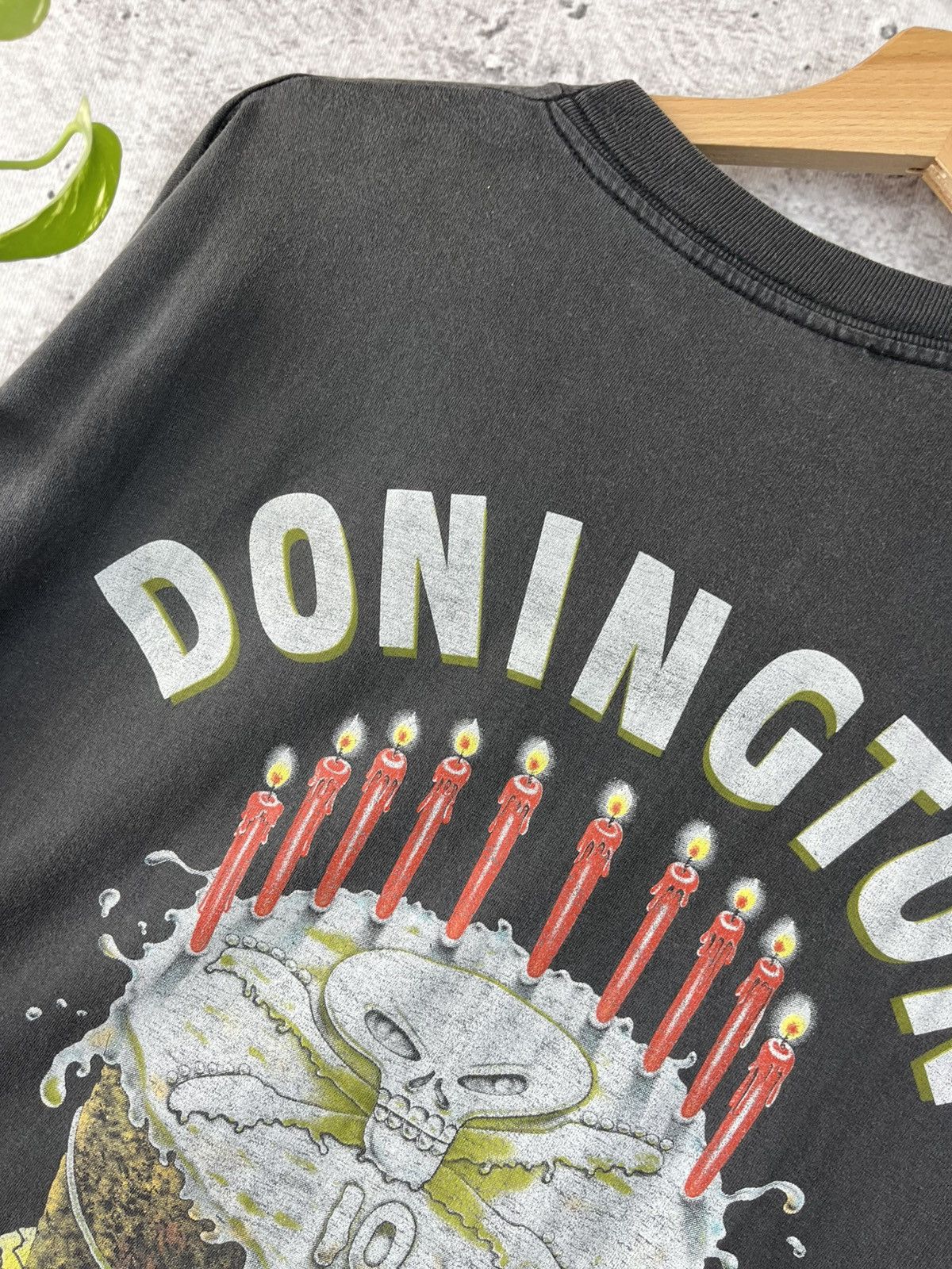 Vintage Monsters of Rock 1990 Donington Festival faded t-shirt XL Size US XL / EU 56 / 4 - 10 Thumbnail