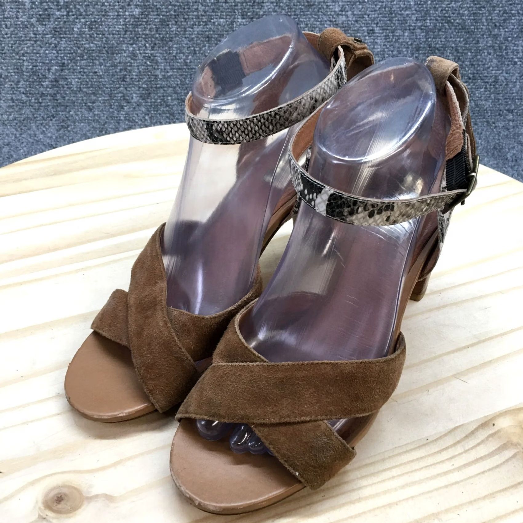 Vintage Halogen Sandals Women's 9 M Ankle Straps Brown Leather Heeled Snakeskin Casual Shirt? Size US 9 / IT 39 - 4 Thumbnail