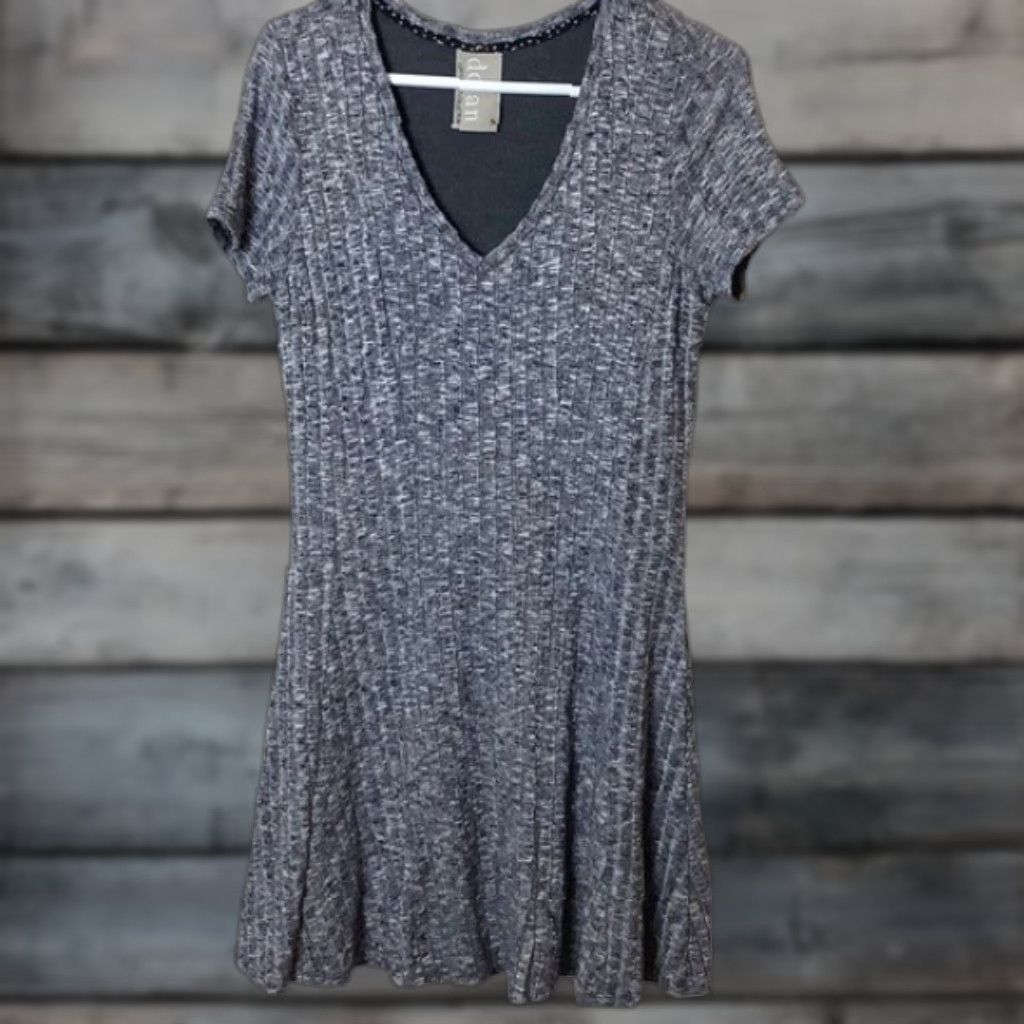 Anthropologie Anthropologie Dolan Short Sleeve Knit Dress V-Neck Ribbed Gray Lined A-Line Shirt Dress M Womens Size 32" / US 10 / IT 46 - 1 Thumbnail