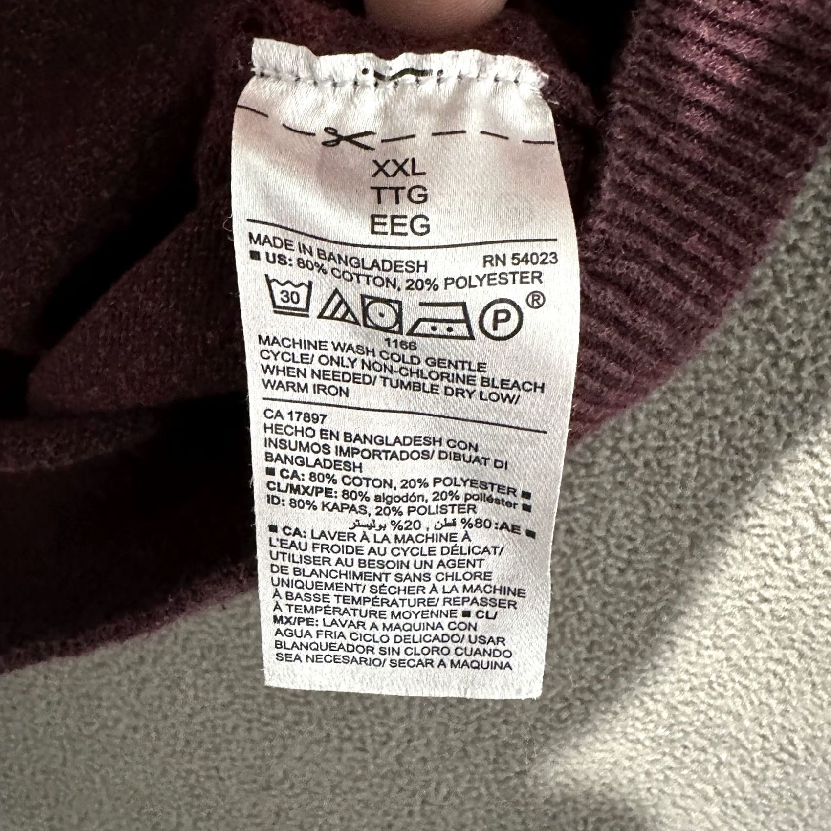 Old Navy Old Navy Sweater Mens 2XL Red Maroon Neck Long Sleeve Lightweight Cotton Blend Size US XXL / EU 58 / 5 - 5 Thumbnail