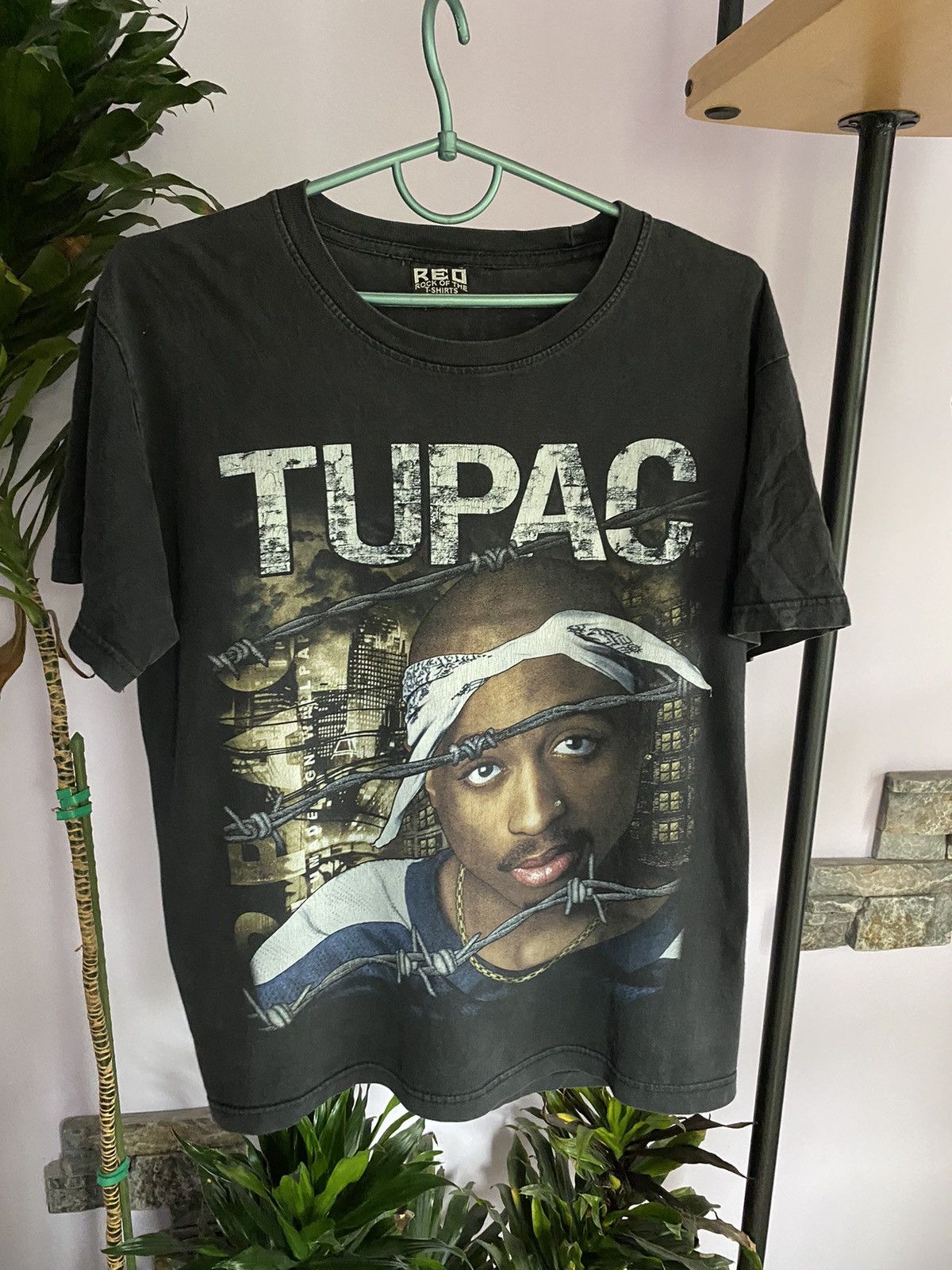 Rap Tees Vintage Rare 2Pac Tupak Shakur bootleg T-Shirt - Medium Size US M / EU 48-50 / 2 - 1 Thumbnail