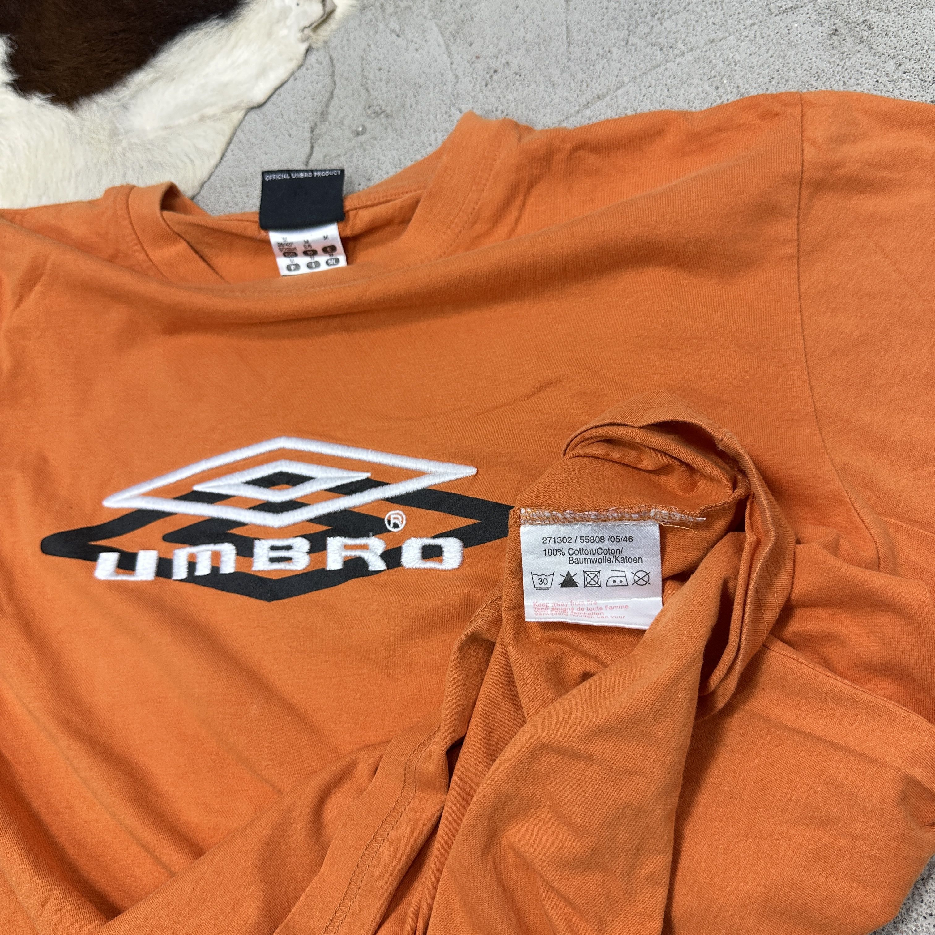 Umbro Vintage Sporty Streetwear Casual Umbro T-shirt 00s Size US S / EU 44-46 / 1 - 4 Thumbnail