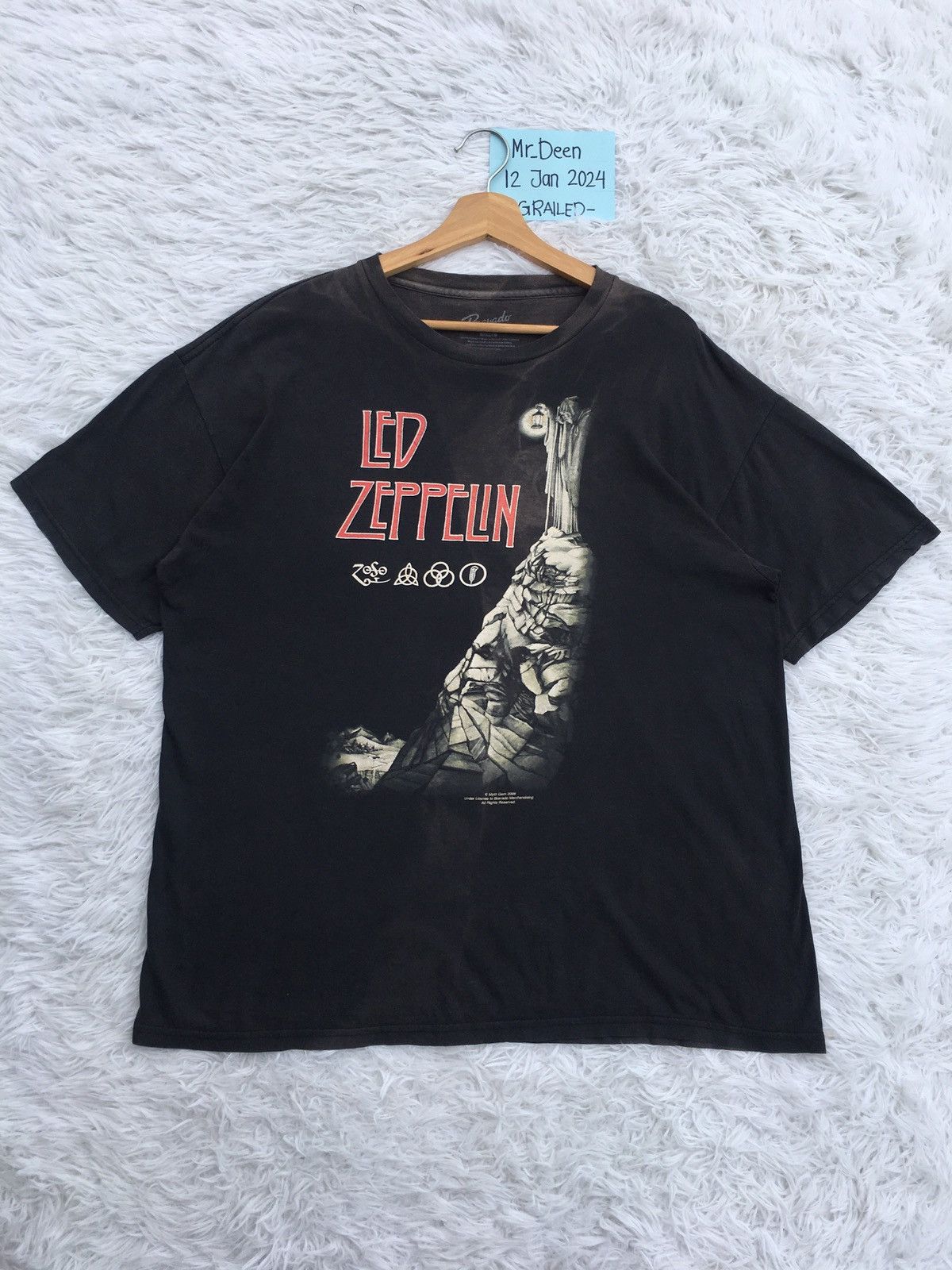 Band Tees Rare Vintage Led Zeppelin Tshirt Size US XL / EU 56 / 4 - 1 Thumbnail