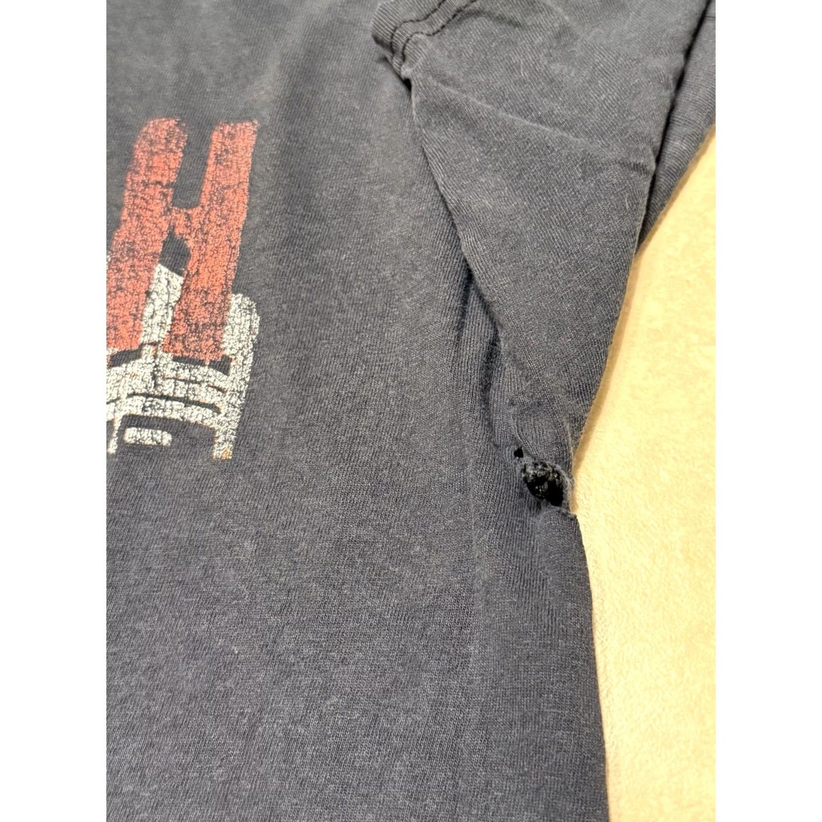 Hanes VINTAGE The Clash Shirt Small Unisex Adults 2005 70s Punk Rock Graphic Print Crew Neck Black Hanes Distressed Size US S / EU 44-46 / 1 - 5 Thumbnail