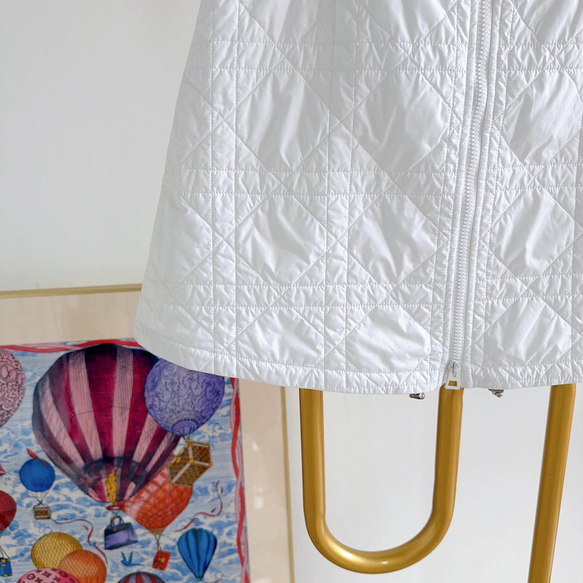 Dior Christian Dior Women's White Quilted Skirt F36 Size 26" / US 2 / IT 38 - 6 Thumbnail