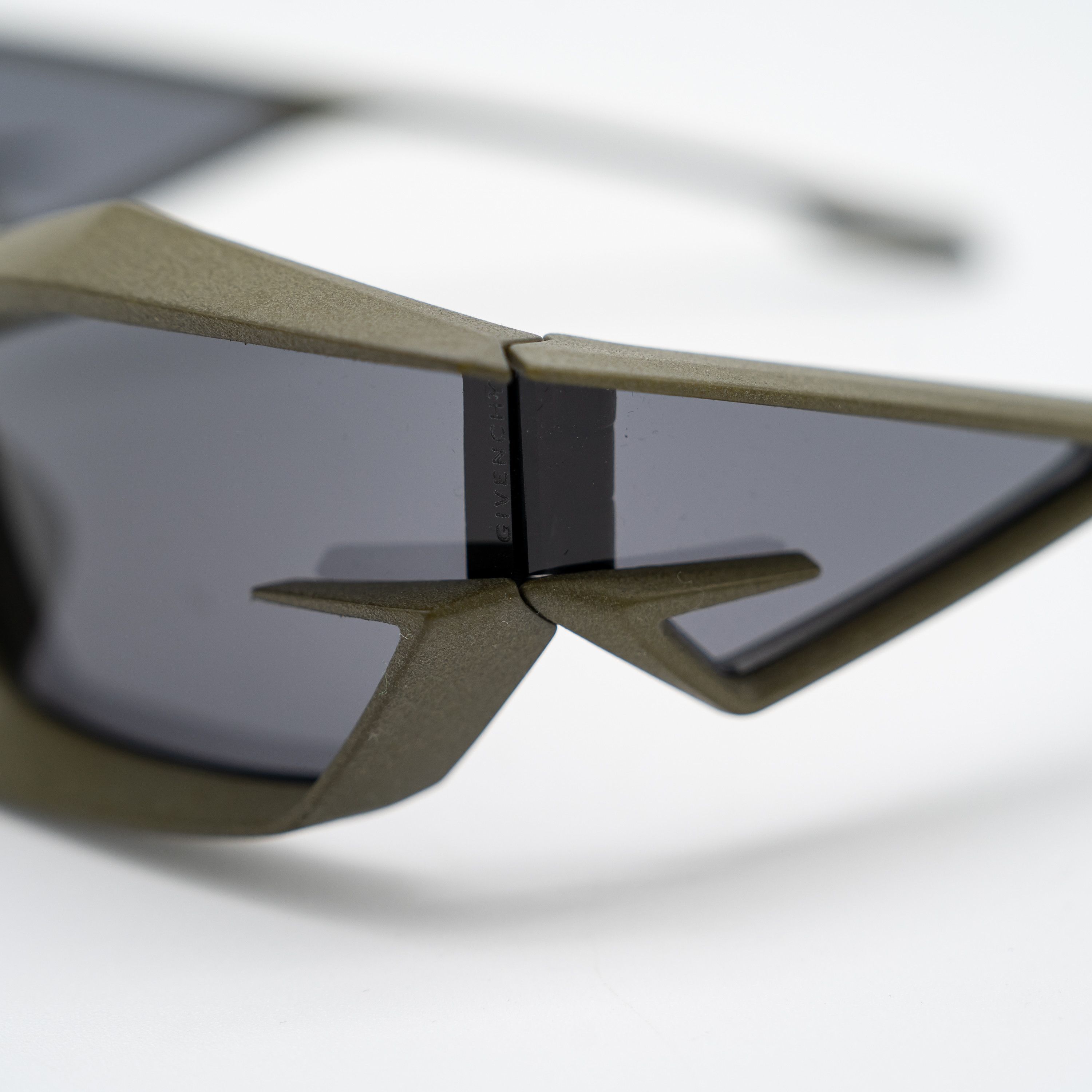 Givenchy Givenchy Giv Cut Shield Sunglasses Matte Green Unisex Size ONE SIZE - 8 Thumbnail