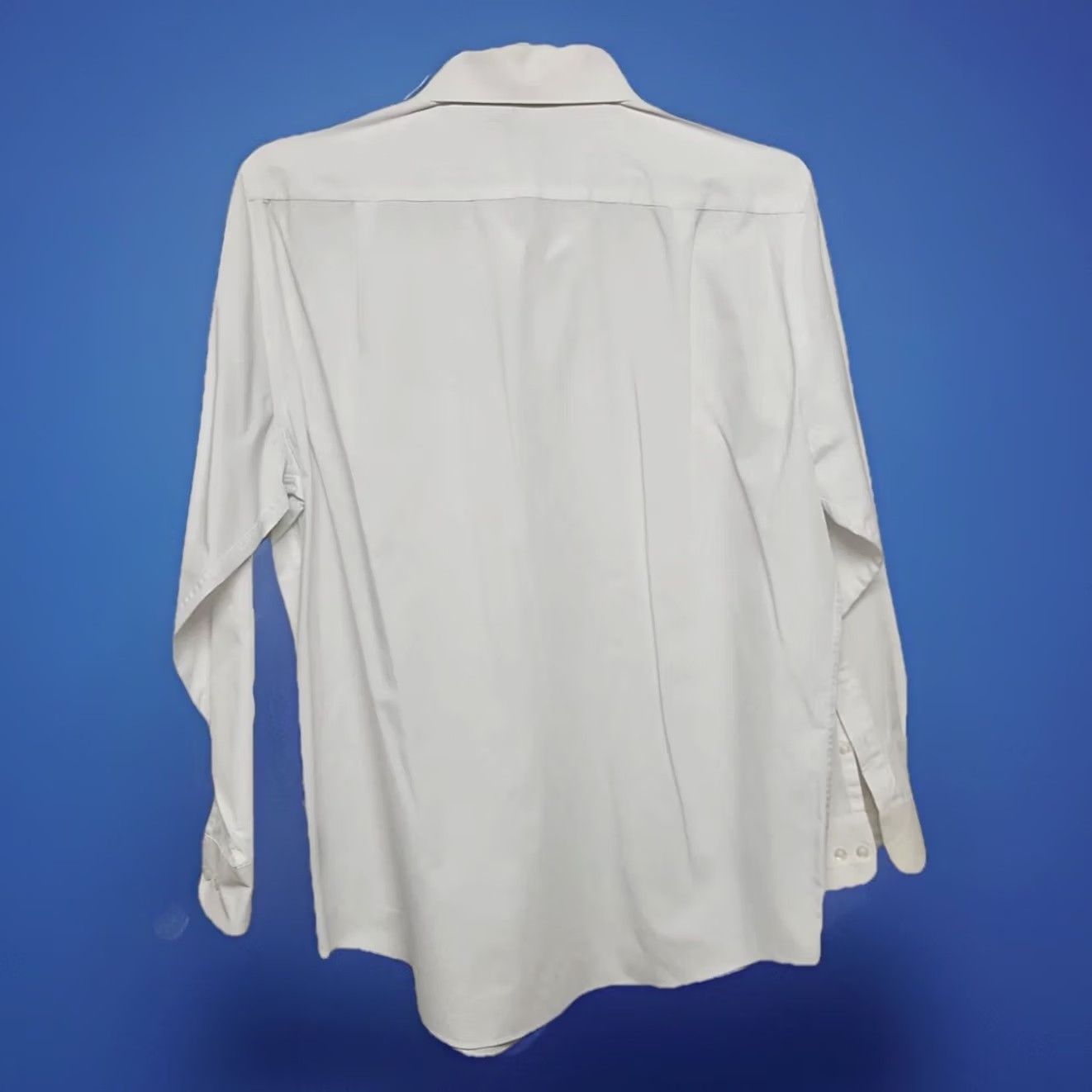 Croft & Barrow Croft & Barrow White Dress Shirt Men’s M 15-15.5 Classic Fit Button Down Shirt Regular Sleeve Long Button-Up Cotton Polyester Solid White Mens Size 40R - 4 Thumbnail