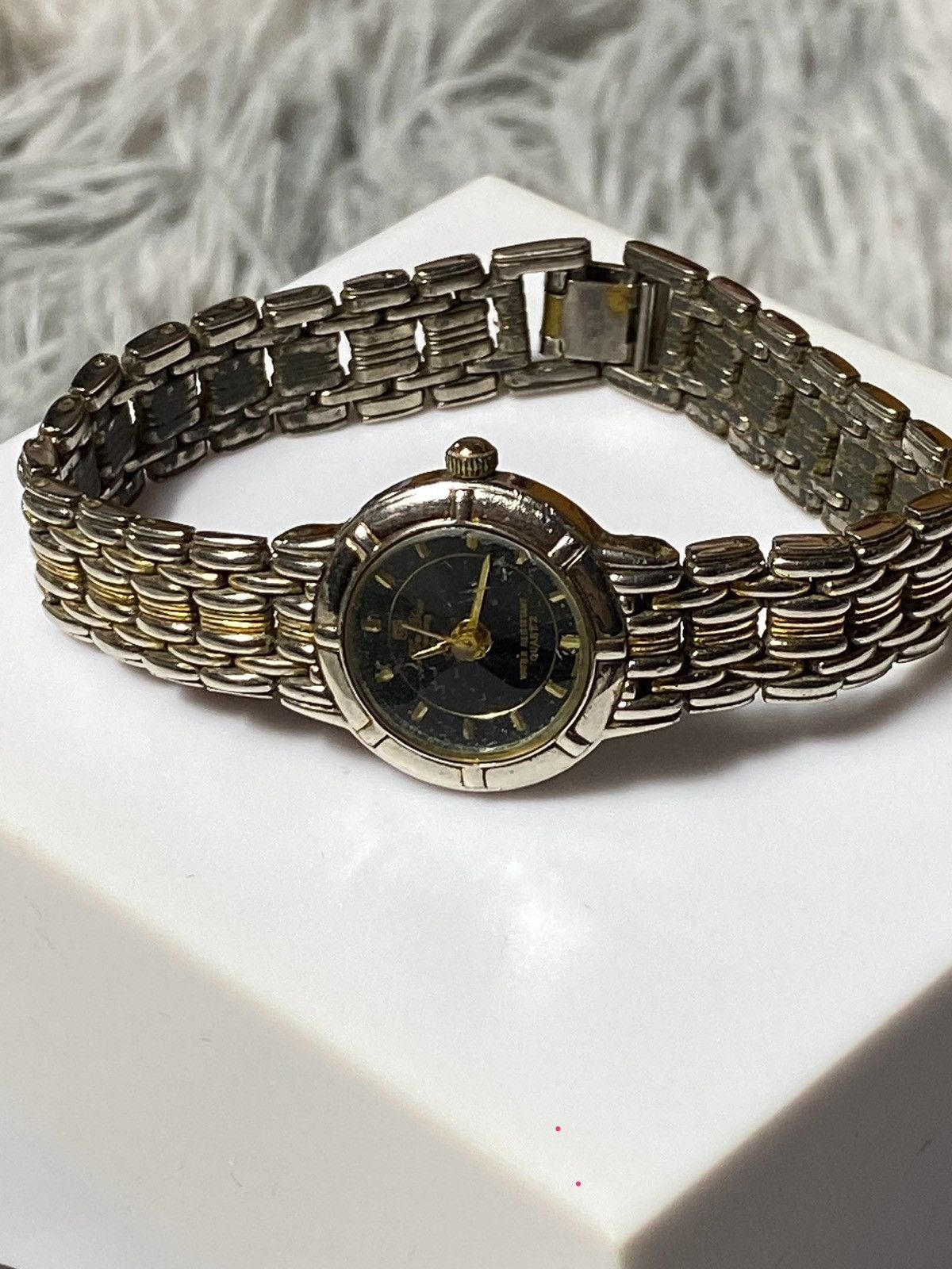 Japanese Brand Vintage Gold-Tone Bracelet Watch - Elegant Design Size ONE SIZE - 6 Thumbnail