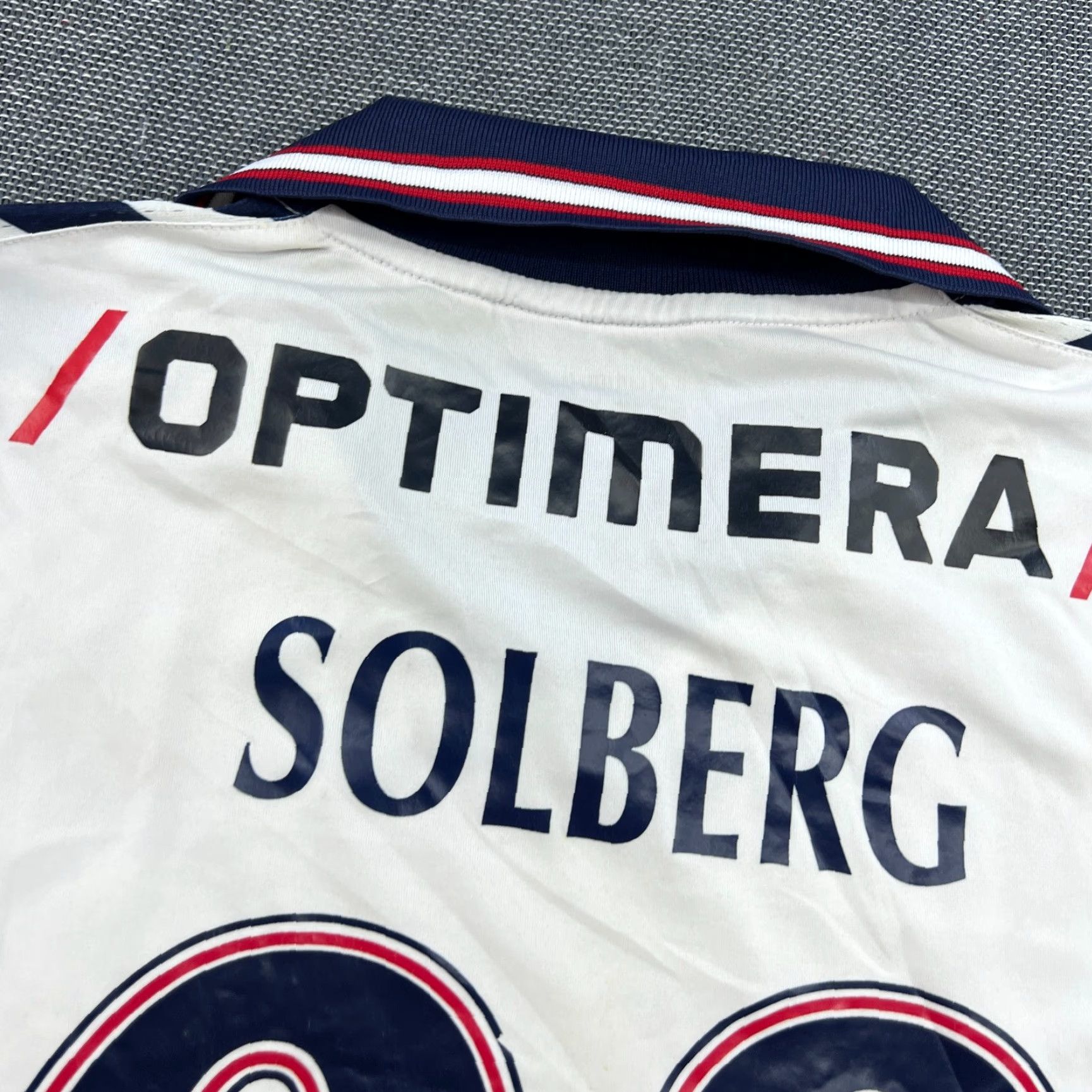 Hummel Hummel Aarhus GF 2012 2013 Home Solberg #28 Football Jersey Sz L White Size US L / EU 52-54 / 3 - 5 Thumbnail