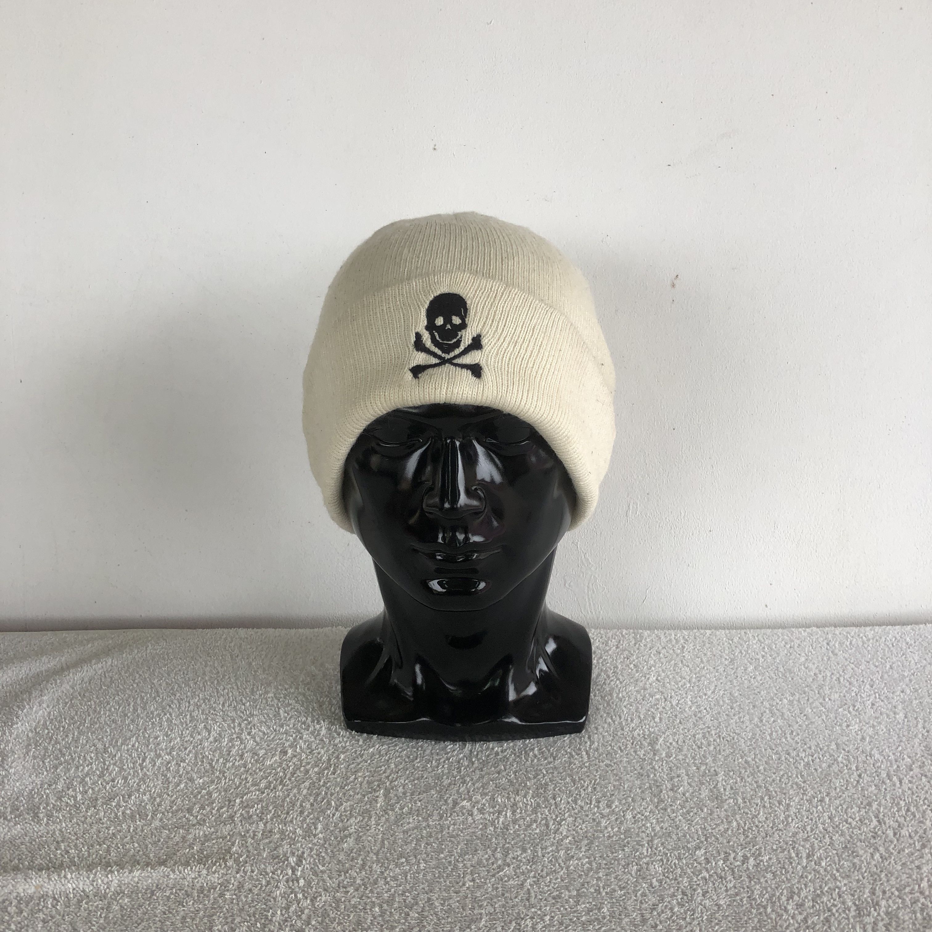 Japanese Brand Vintage Y2K Skulls Beanie Snow Caps Hats Size ONE SIZE - 1 Thumbnail