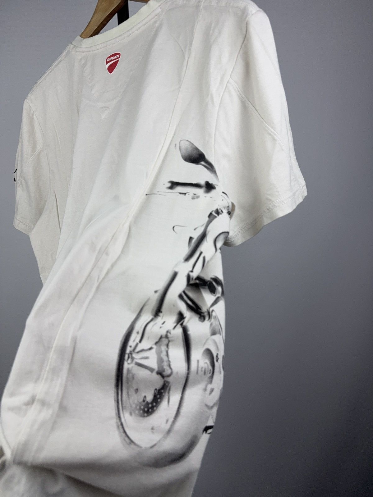 Ducati Vintage 00s Ducati x Puma Racing Moto Graphic Ivory Tee L Size US L / EU 52-54 / 3 - 9 Thumbnail