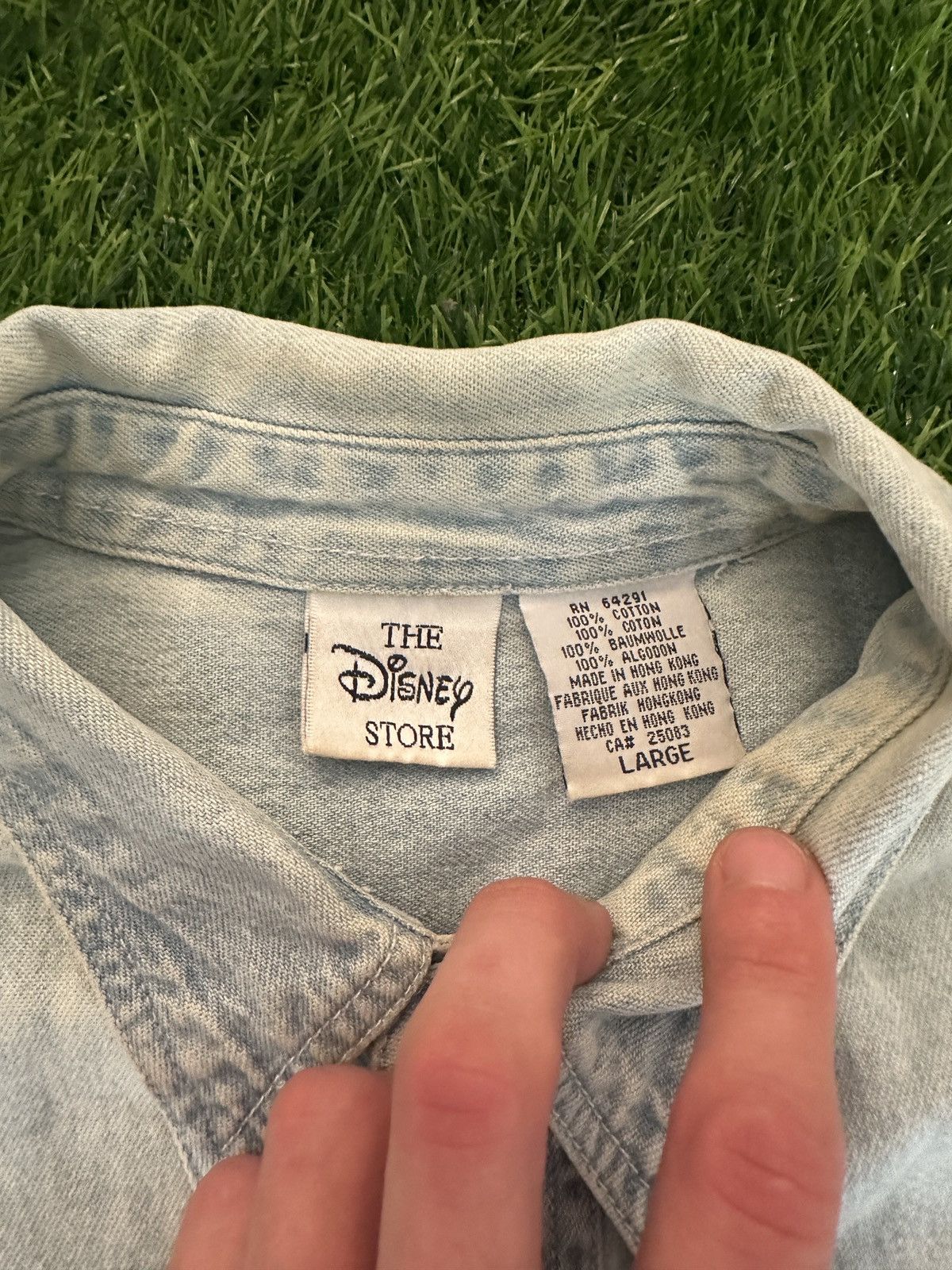 Disney Vintage disney store 90s blue denim collared shirt size L Size US L / EU 52-54 / 3 - 4 Thumbnail