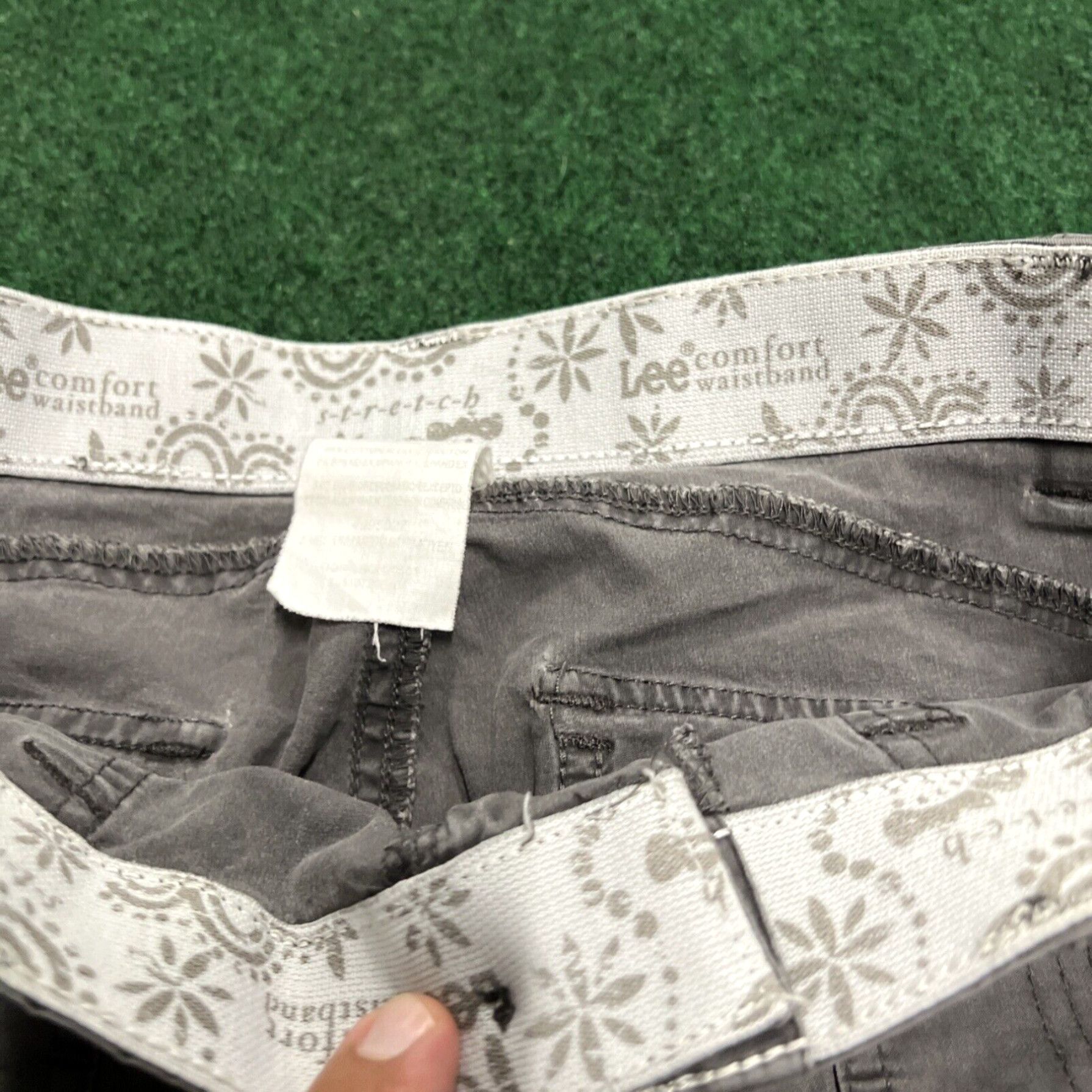 Lee Lee Just Below the Waist Stretch Gray Cuffed Capri Size 6 Size ONE SIZE - 5 Thumbnail