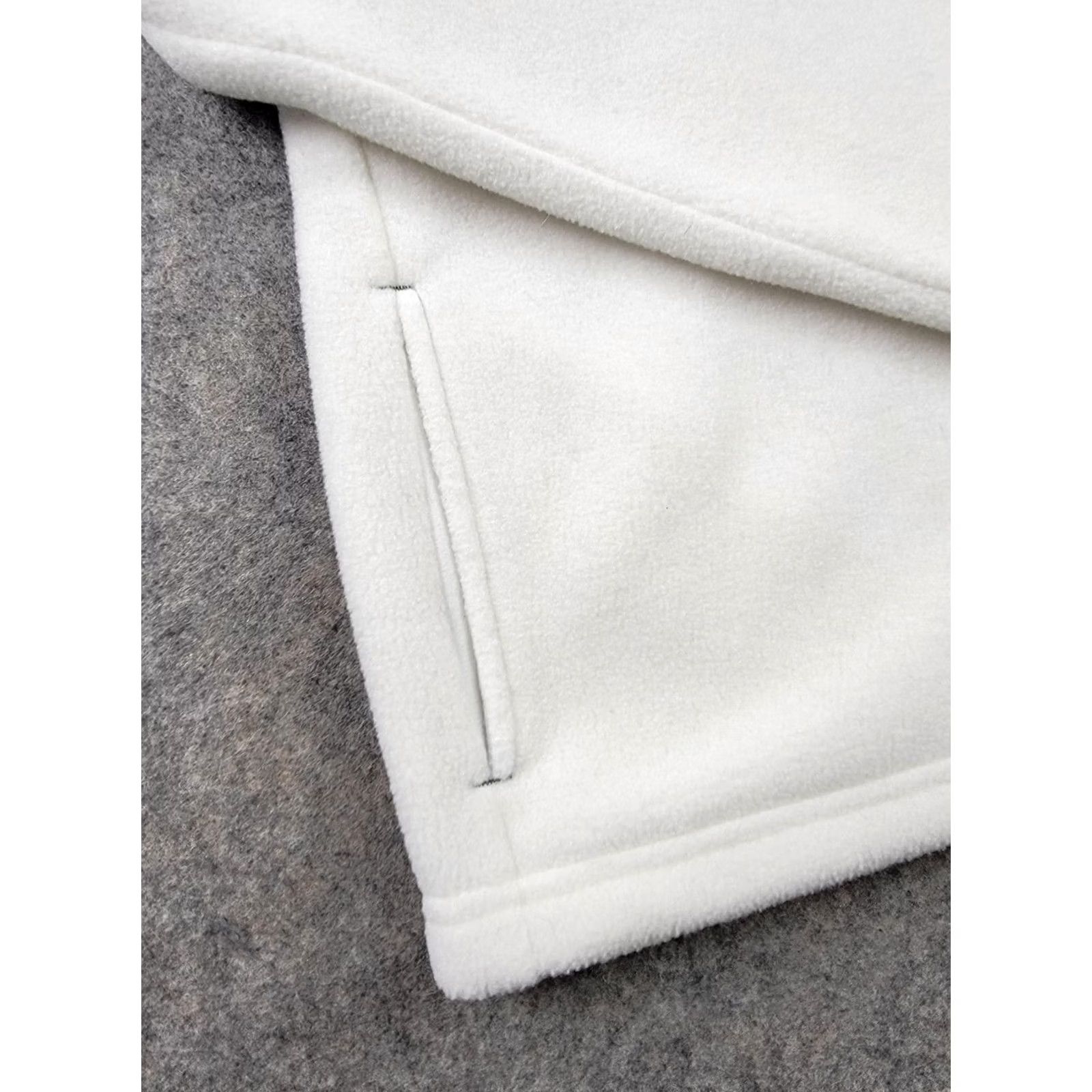 Vintage VINTAGE? No — LL Bean Fleece Pullover Womens Large White Snap Mock Neck Pockets Half Snap Size L / US 10 / IT 46 - 7 Thumbnail