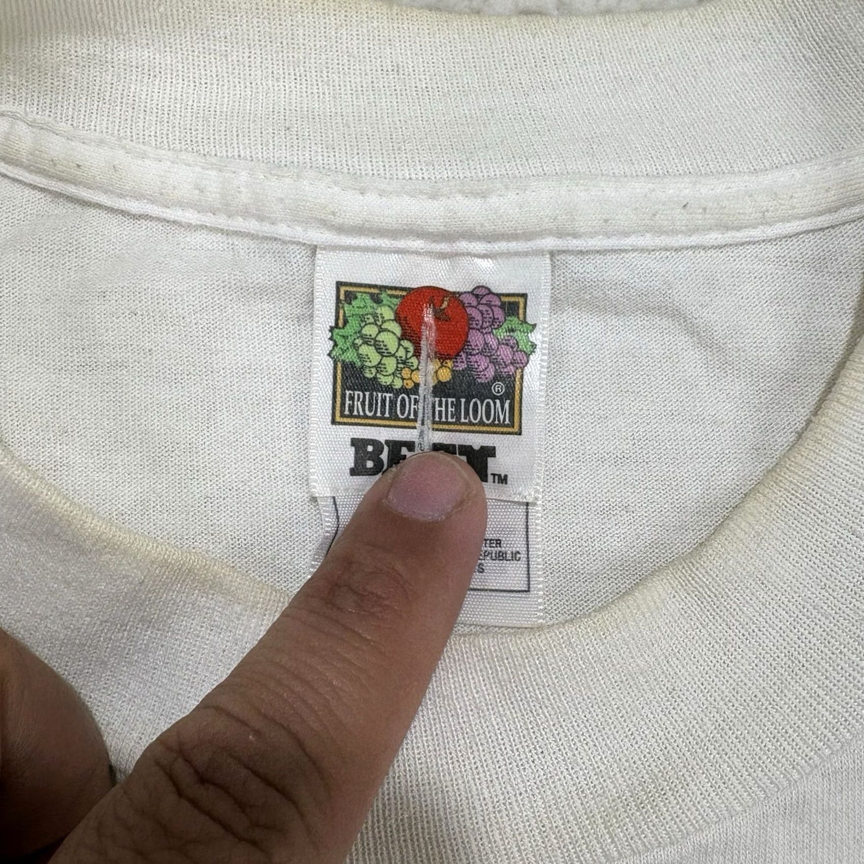 Fruit Of The Loom VINTAGE Rainbow Chicago Tweety Bird Shirt White XL Unisex 1990s Graphic Tee Looney Tunes Pride Size US XL / EU 56 / 4 - 4 Thumbnail