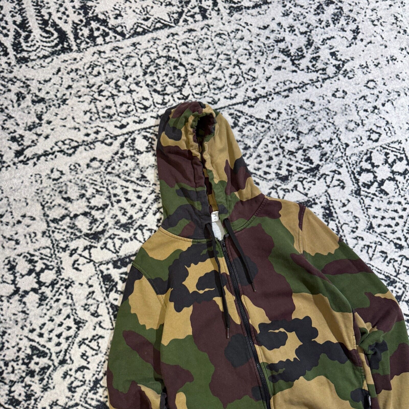 Moschino × Vintage Vintage 90s Moschino Unisex Green Camo Cotton Hoodie Size S Size US S / EU 44-46 / 1 - 3 Thumbnail
