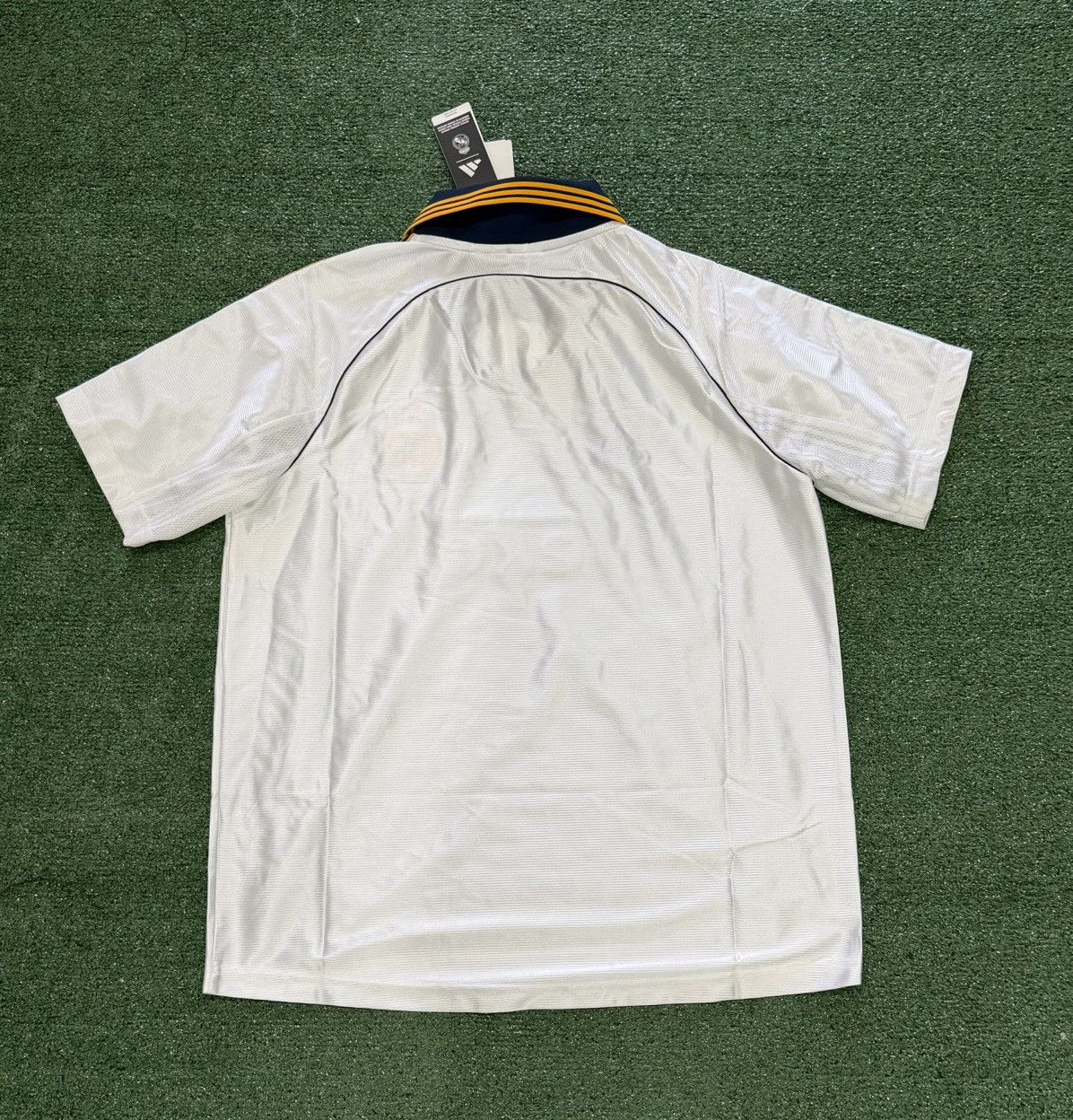 Adidas Authentic Adidas Real Madrid 1999/00 Home Soccer Jersey Size US M / EU 48-50 / 2 - 3 Thumbnail