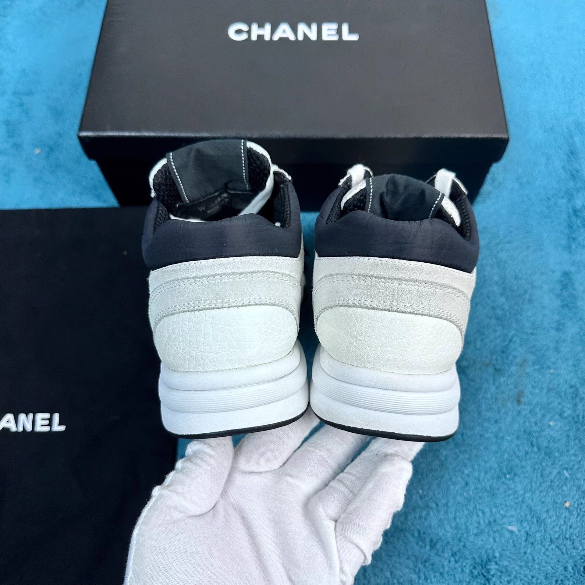 Chanel Chanel Off-White Black Trainer EU 38 Size US 7 / IT 37 - 4 Thumbnail