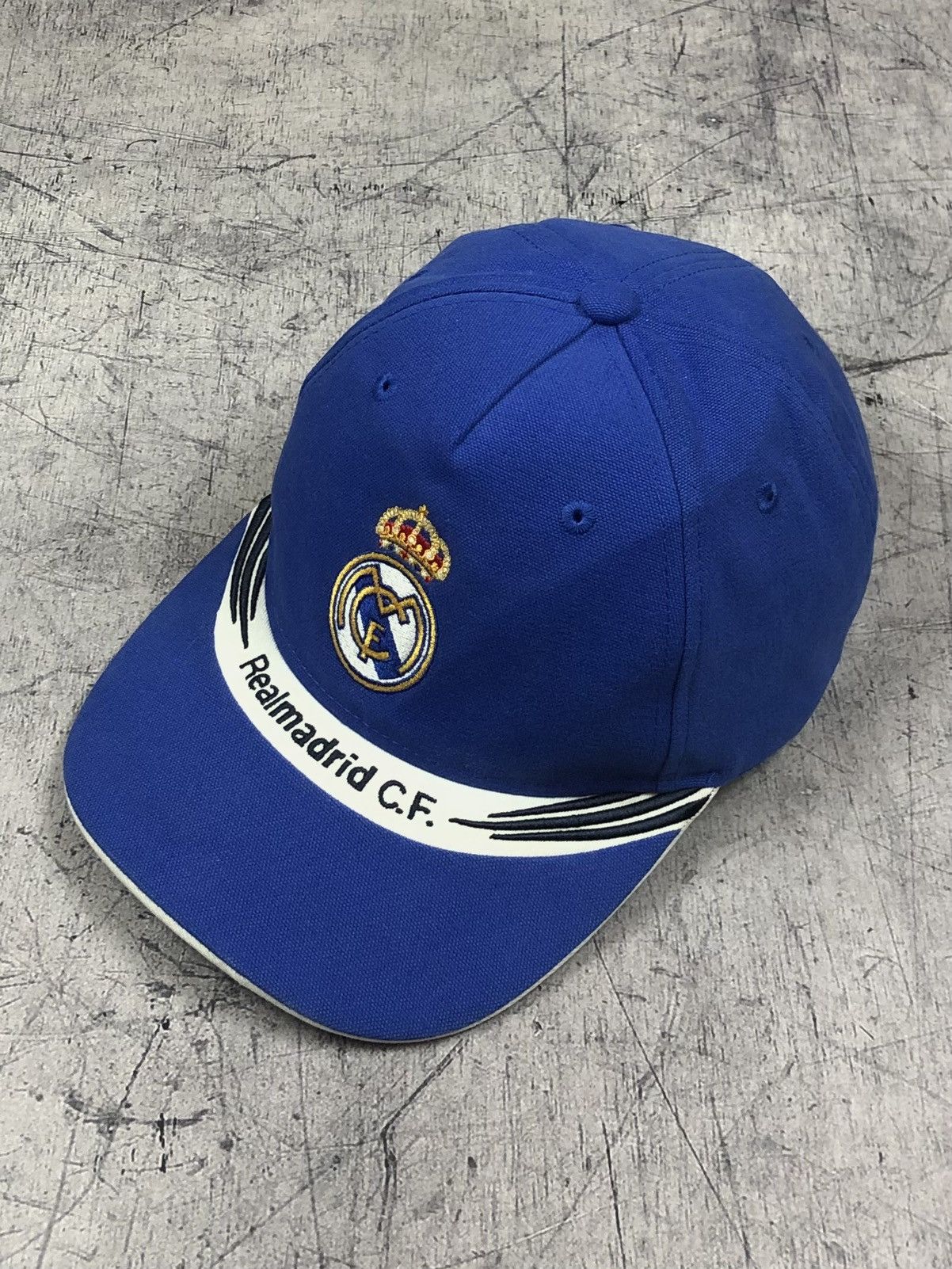 Adidas × Vintage Vintage 2004 Y2K Adidas x FC Real Madrid Soccer Football Cap Size ONE SIZE - 2 Thumbnail