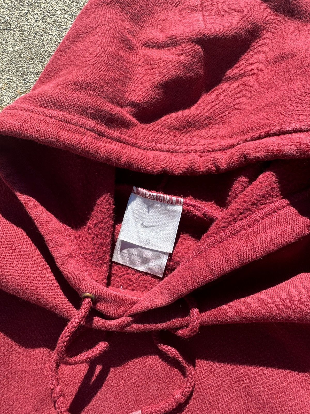 Nike Vintage Red Nike Center Swoosh Hoodie Size US L / EU 52-54 / 3 - 4 Thumbnail