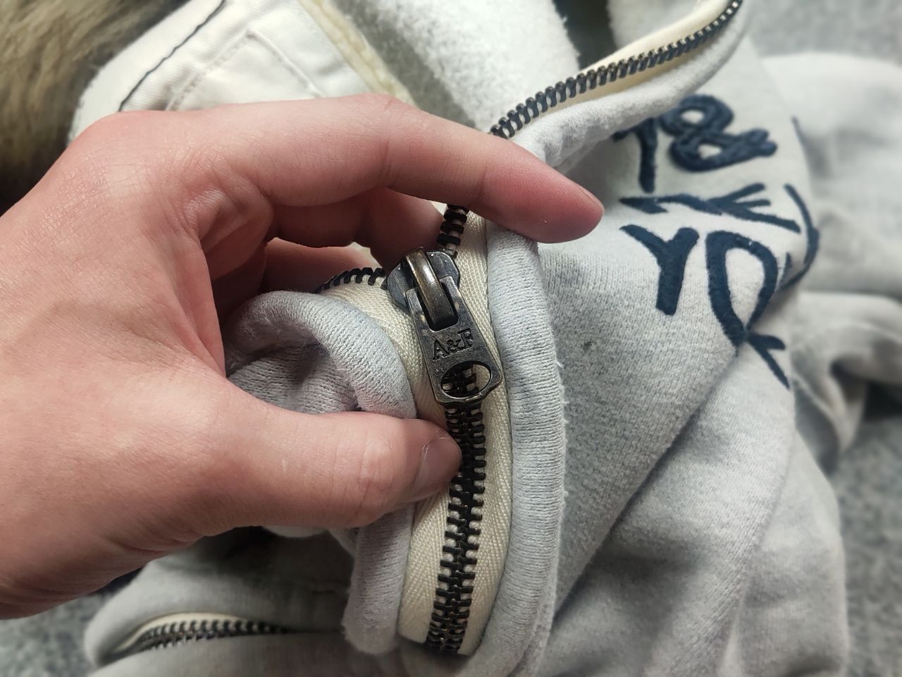 Abercrombie & Fitch Vintage Y2K Abercrombie If six was nine fur Zip Hoodie Opium Size US L / EU 52-54 / 3 - 12 Thumbnail