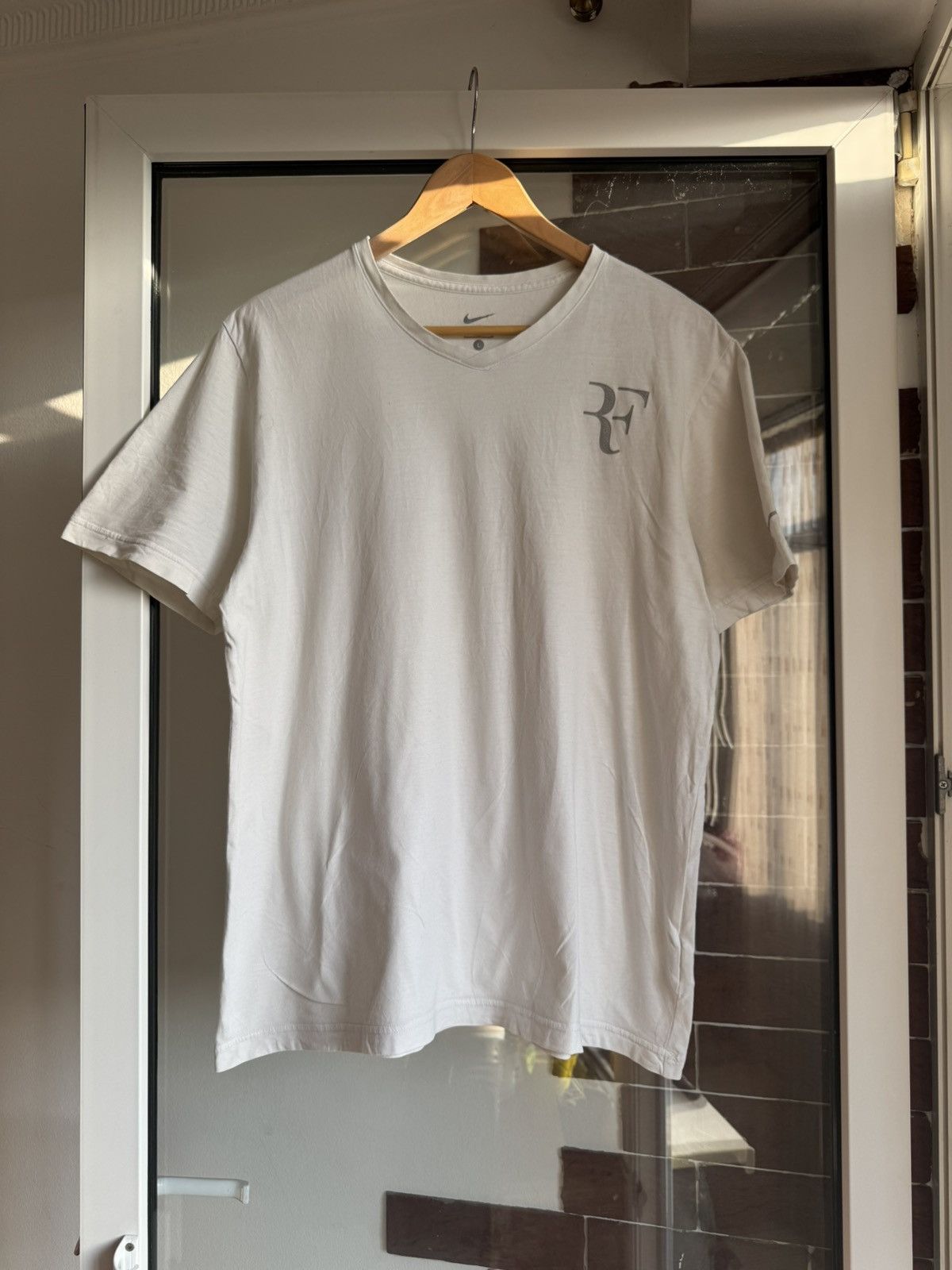 Nike Vintage Nike x Roger Federer White tee Size US L / EU 52-54 / 3 - 1 Thumbnail
