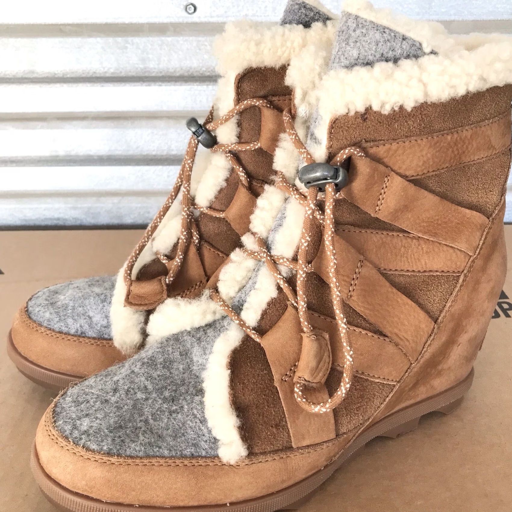 SOREL Sorel Women Brown Joan Of Arctic Wedge II Cozy Lace-Up Ankle Booties Boots 10 Brown Leather Suede Shearling Wedge Heel 3” Casual Fall Winter Womens Size US 10 / IT 40 - 3 Thumbnail