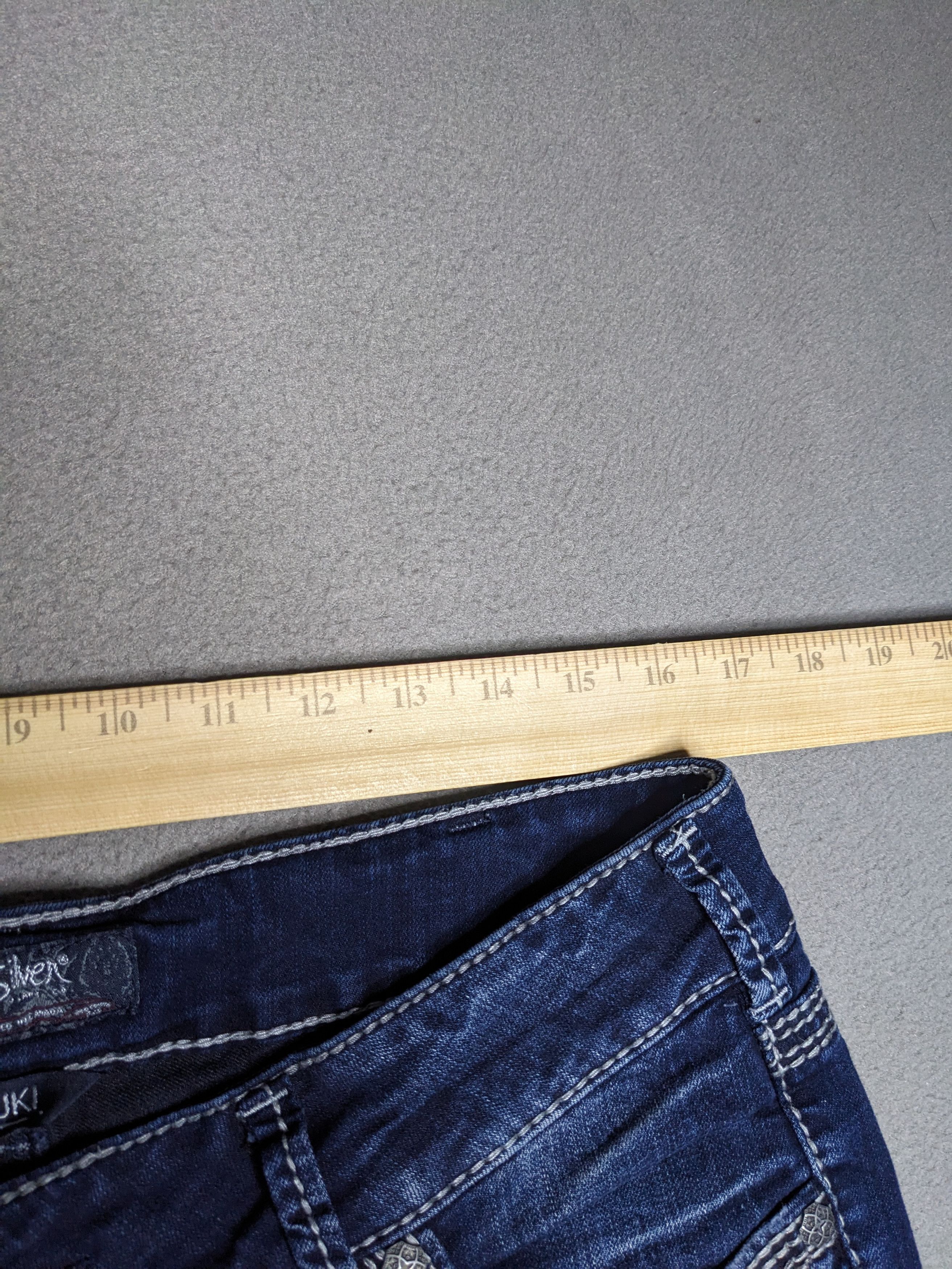 Silver Jeans Co. Silver Jeans Suki Mid Capri 33x24 Y2K Denim Western Dark Size 33" - 16 Thumbnail