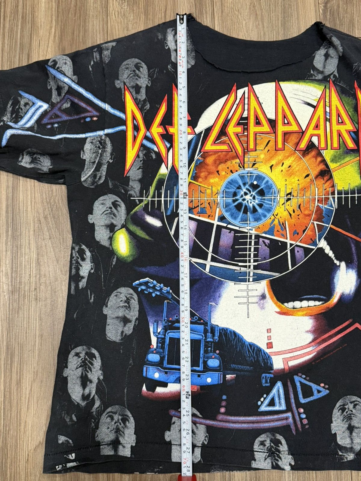Giant Def Leppard 1992 Vintage AOP Hysteria Tour Tee Size US L / EU 52-54 / 3 - 7 Thumbnail