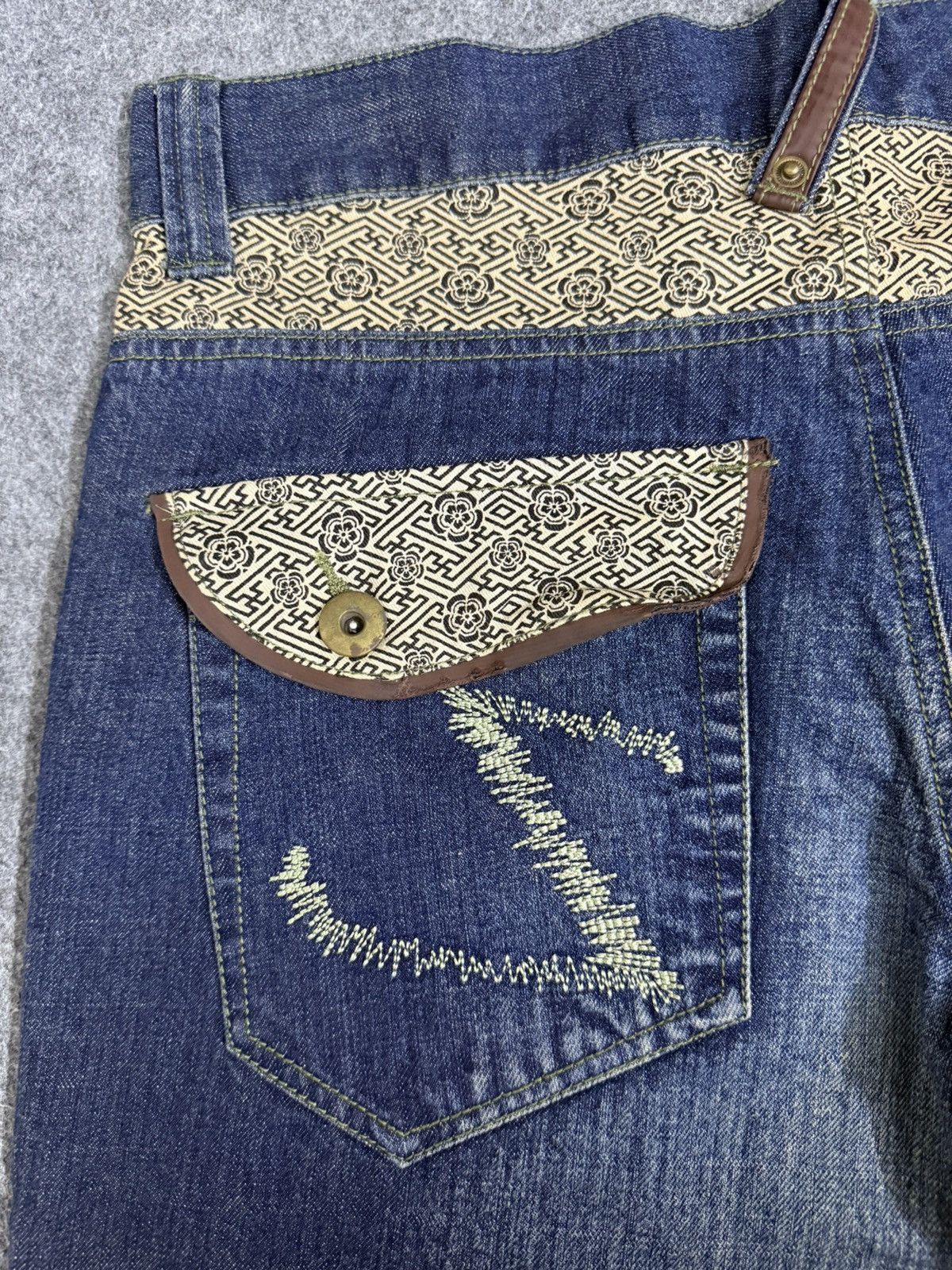 Karakuri Tamashii A6 GOLD FISH KOI EMBROIDERED LIKE KARAKURI SUKAJAN Size US 34 / EU 50 - 16 Thumbnail